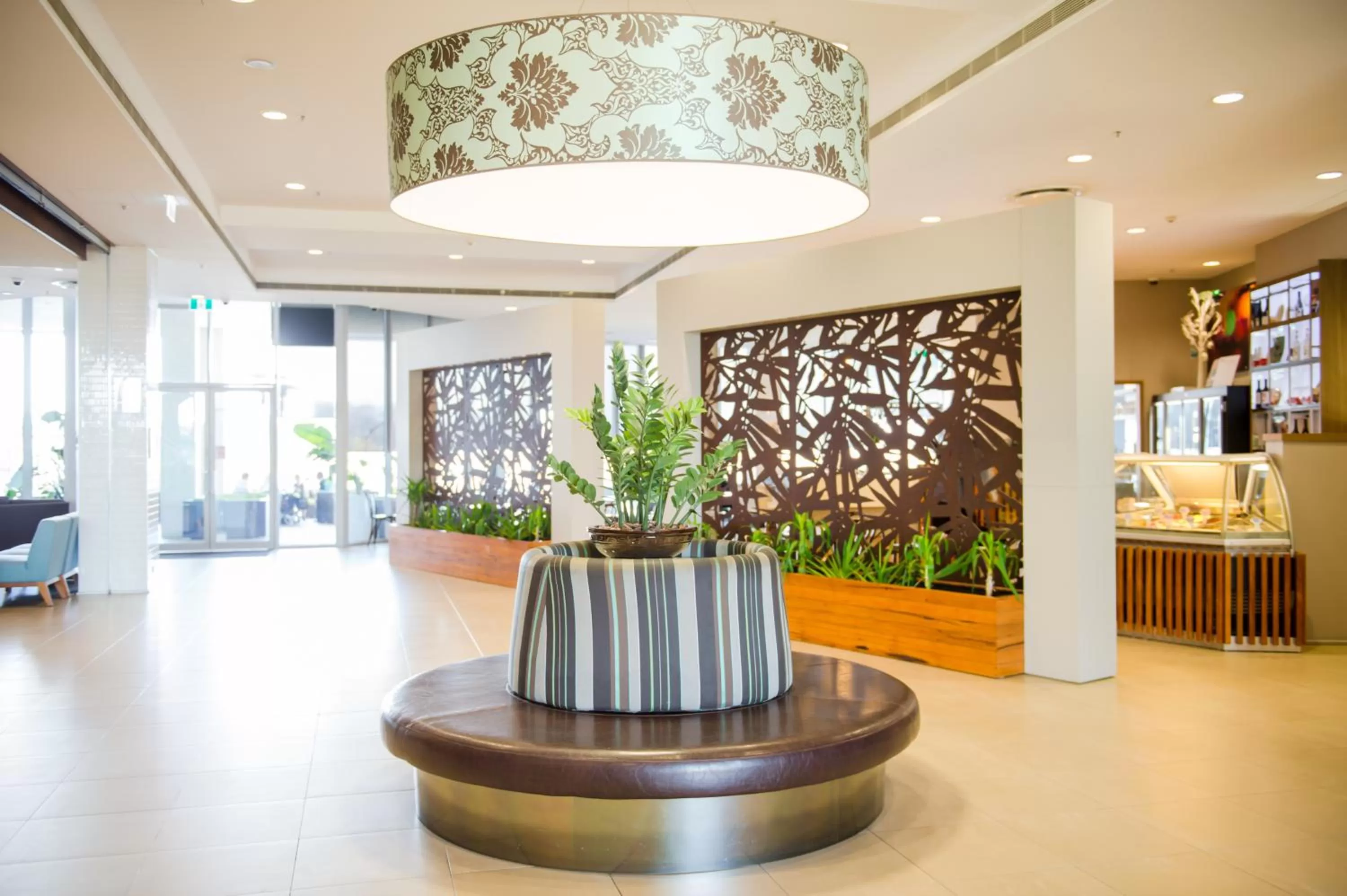 Lobby or reception in Mercure Melbourne Caroline Springs