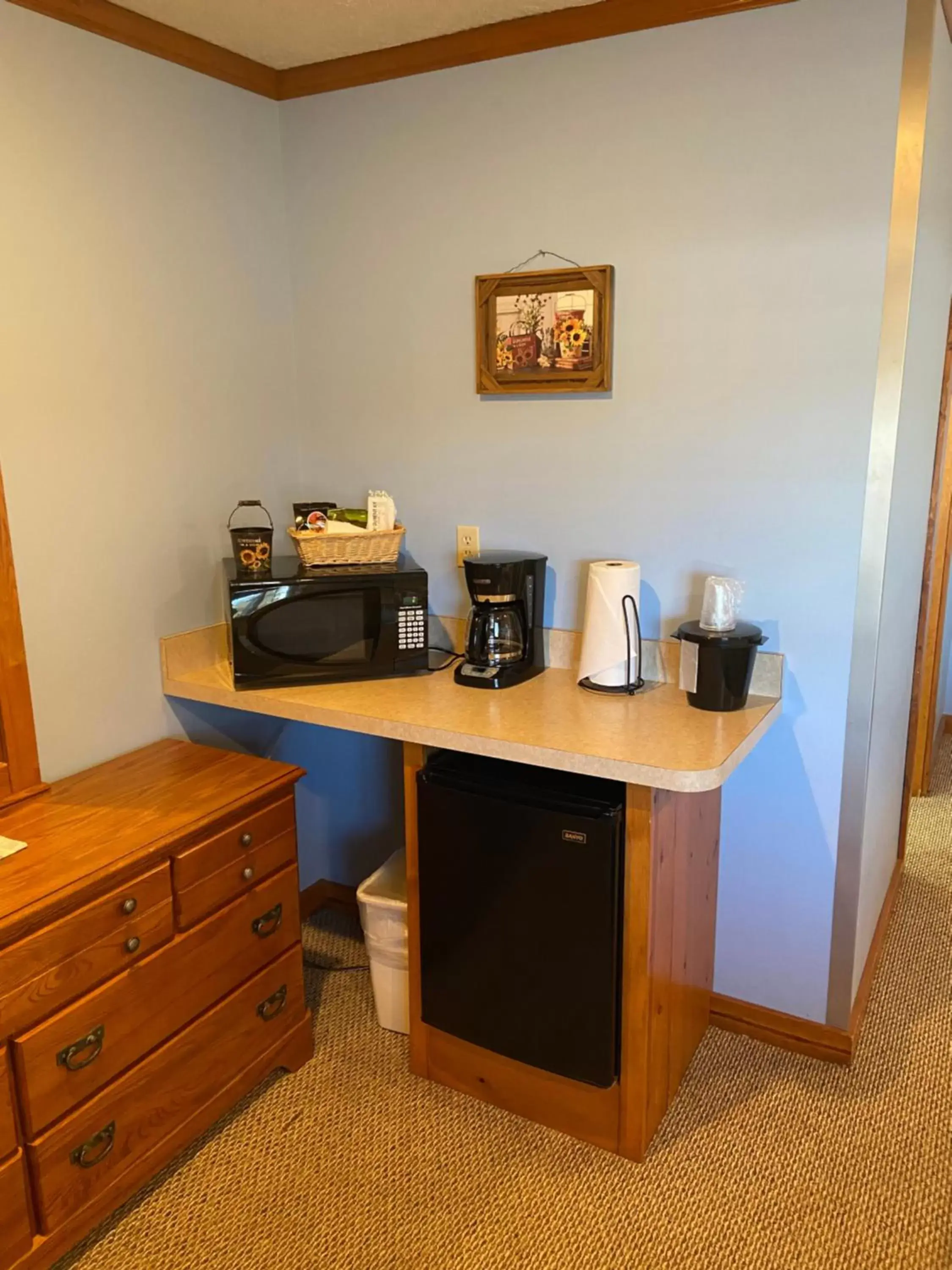 Coffee/tea facilities in The Garrett Inn