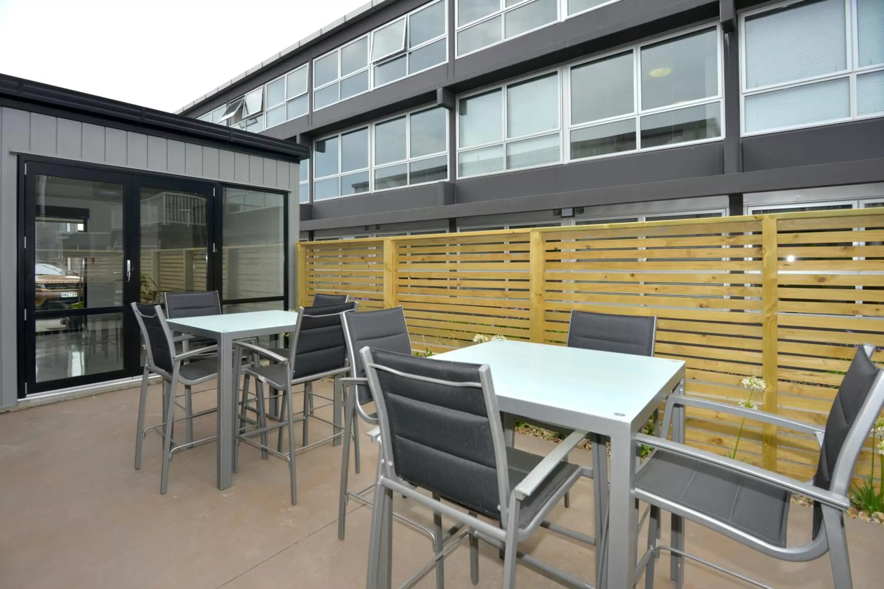 Patio in Southwark Hotel & Apartments