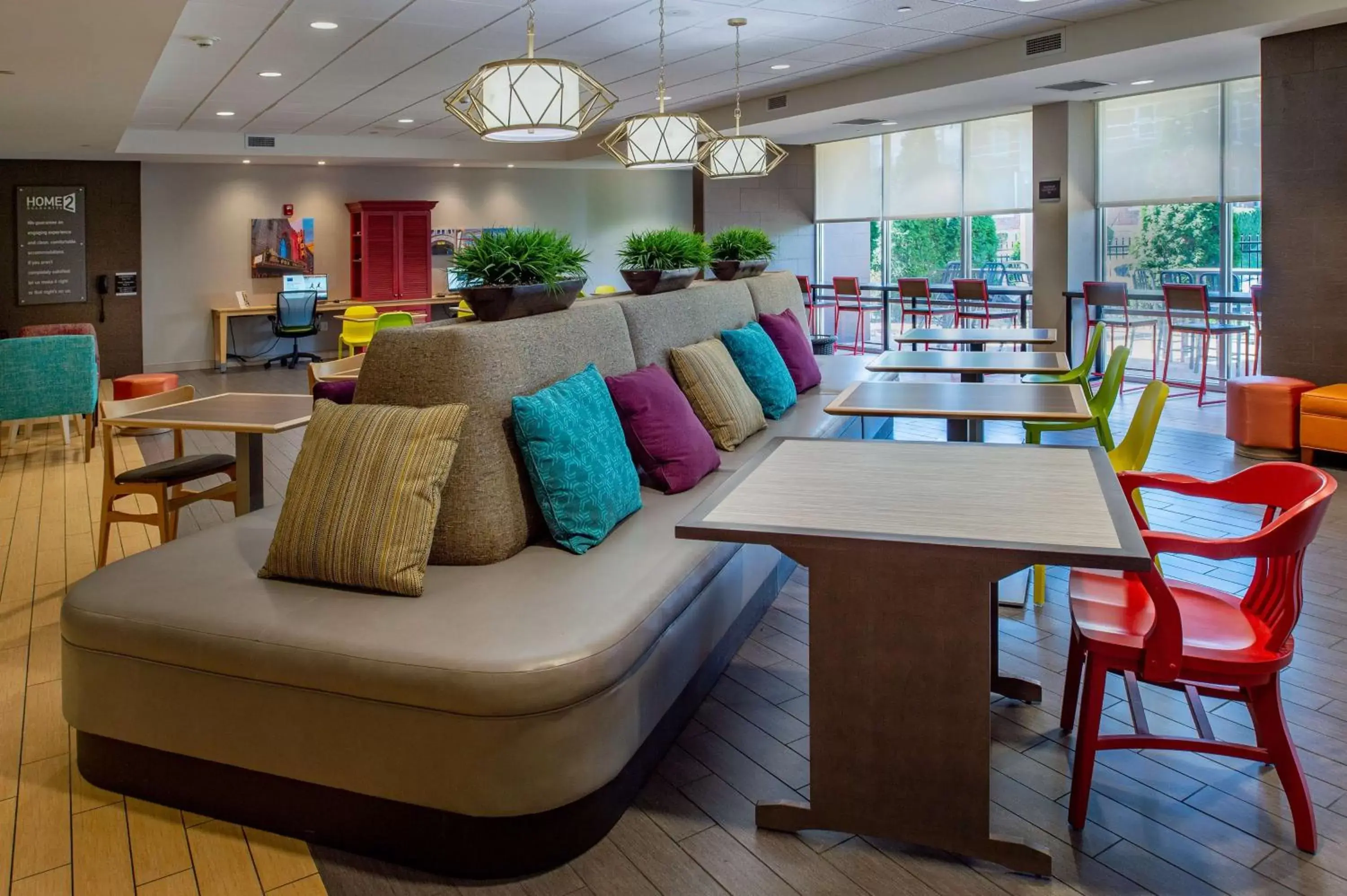 Lobby or reception, Lounge/Bar in Home2 Suites St. Louis / Forest Park