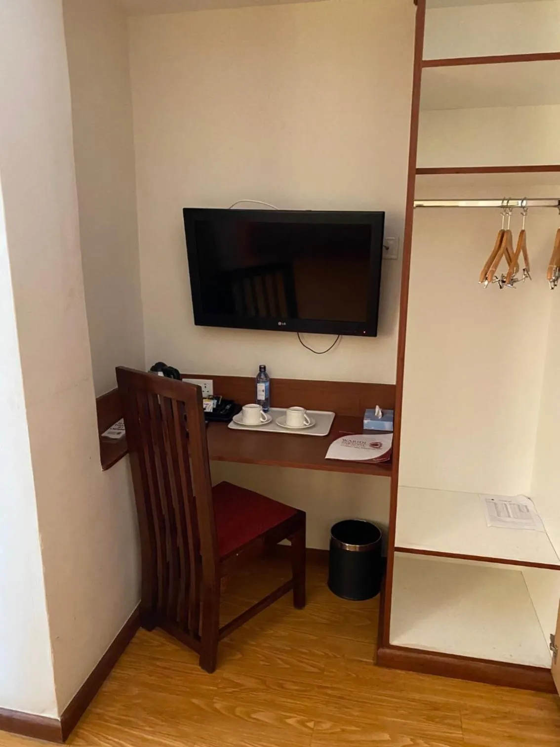 TV and multimedia in Waridi Paradise Hotel and Suites