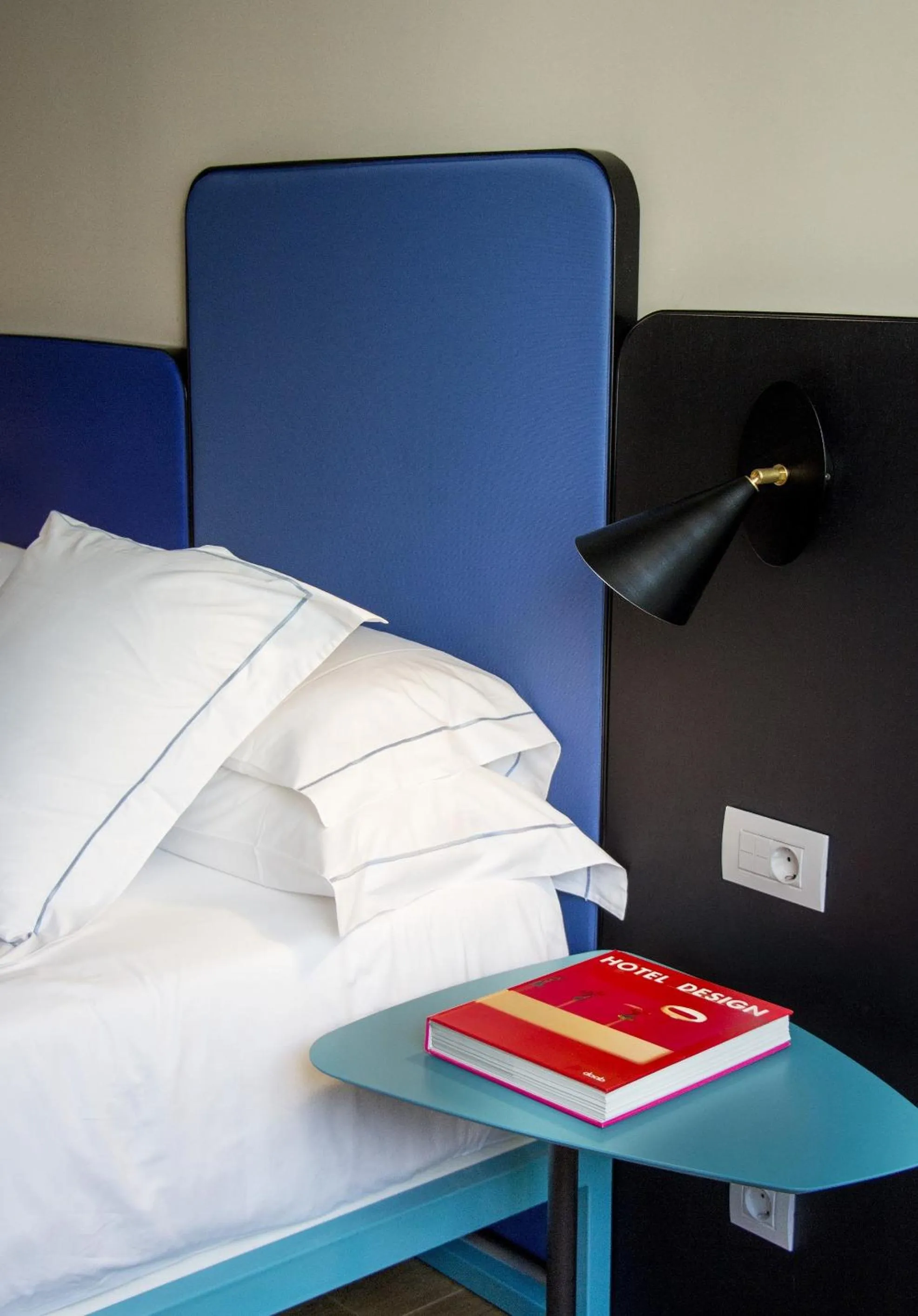 Decorative detail, Bed in One Shot Colón