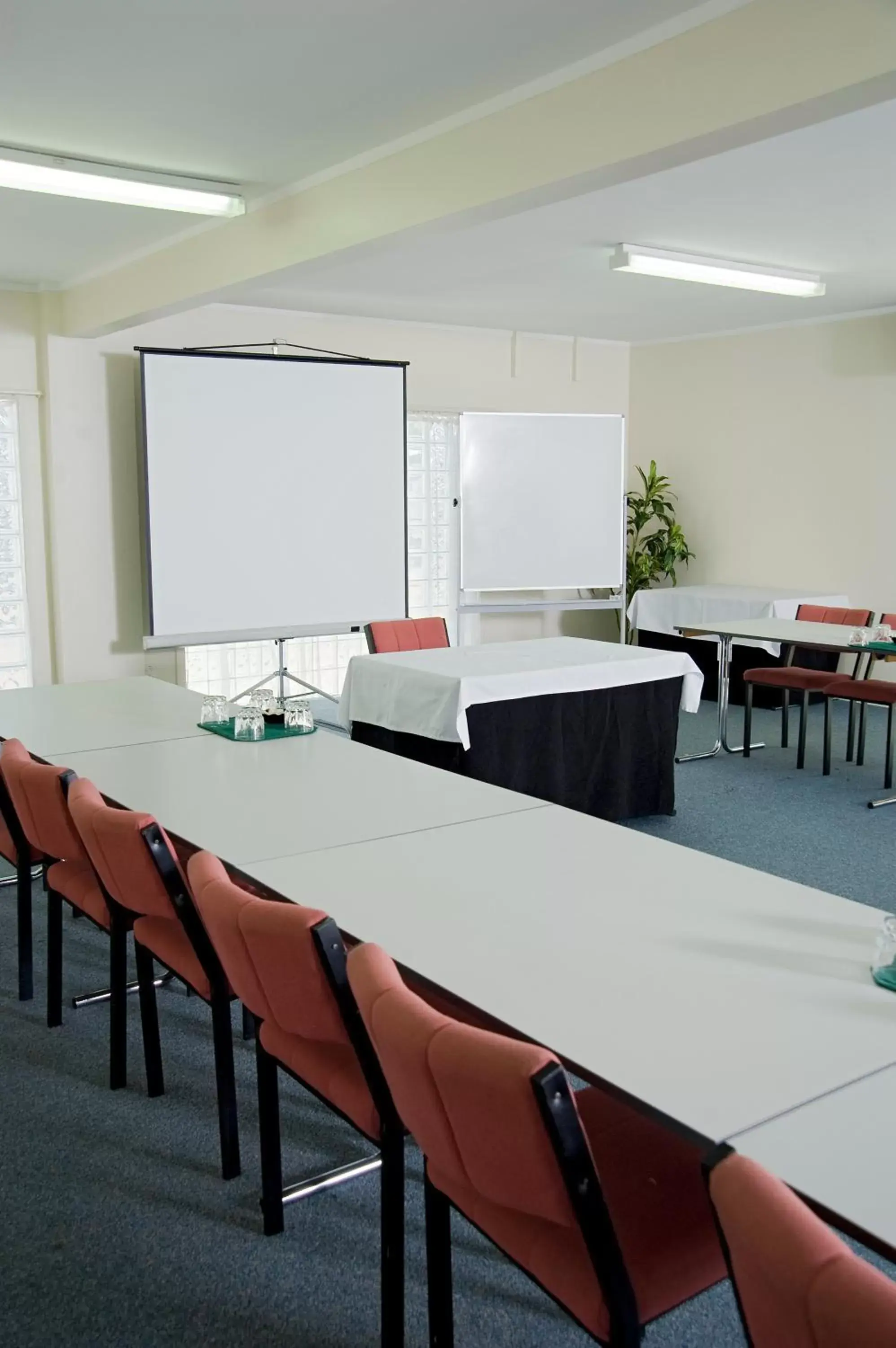 Meeting/conference room, Business Area/Conference Room in Best Western Ellerslie International Hotel