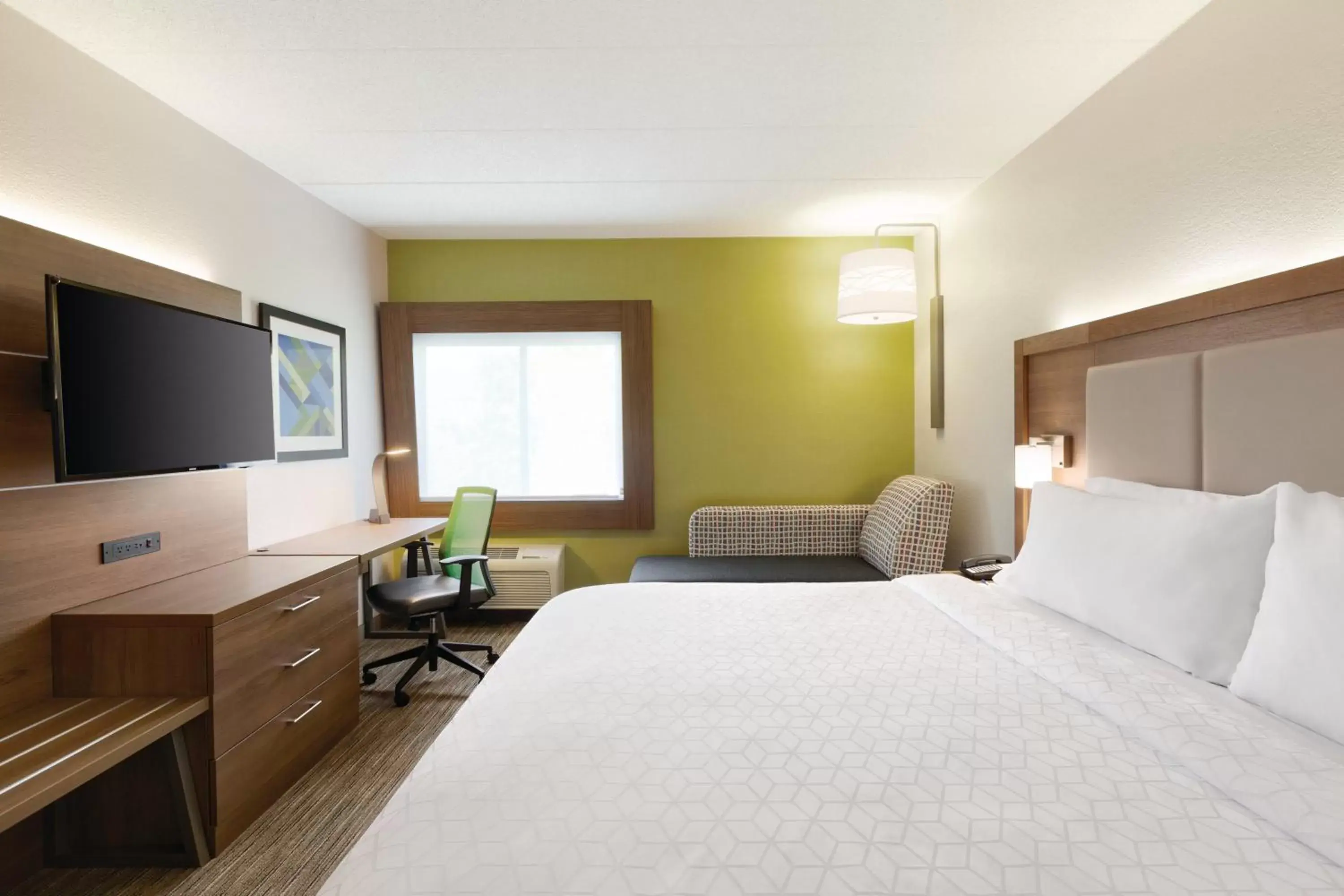 Photo of the whole room, Bed in Holiday Inn Express Hartford South - Rocky Hill, an IHG Hotel