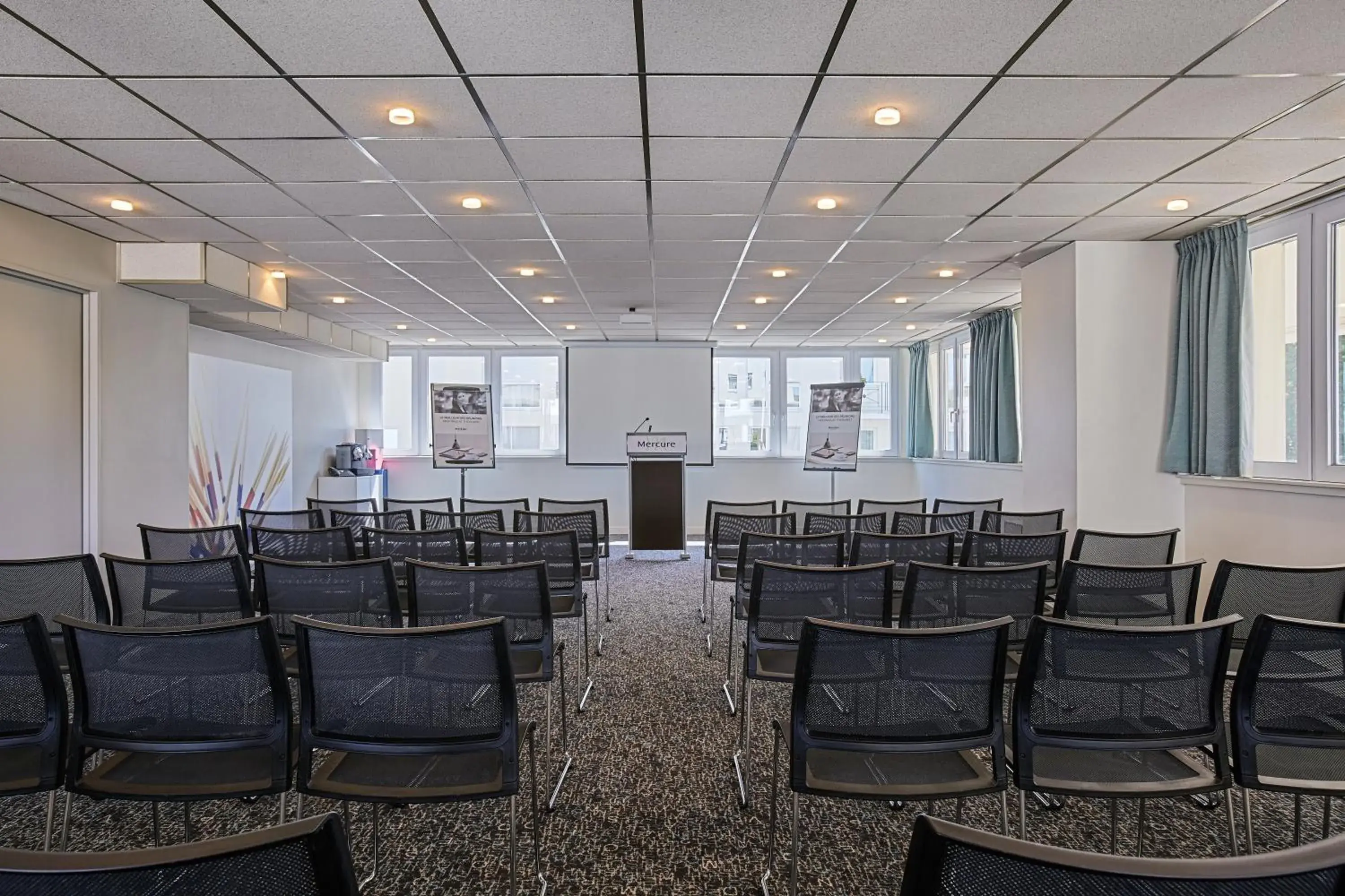 Meeting/conference room in Hôtel Mercure Marne-la-Vallée Bussy St Georges