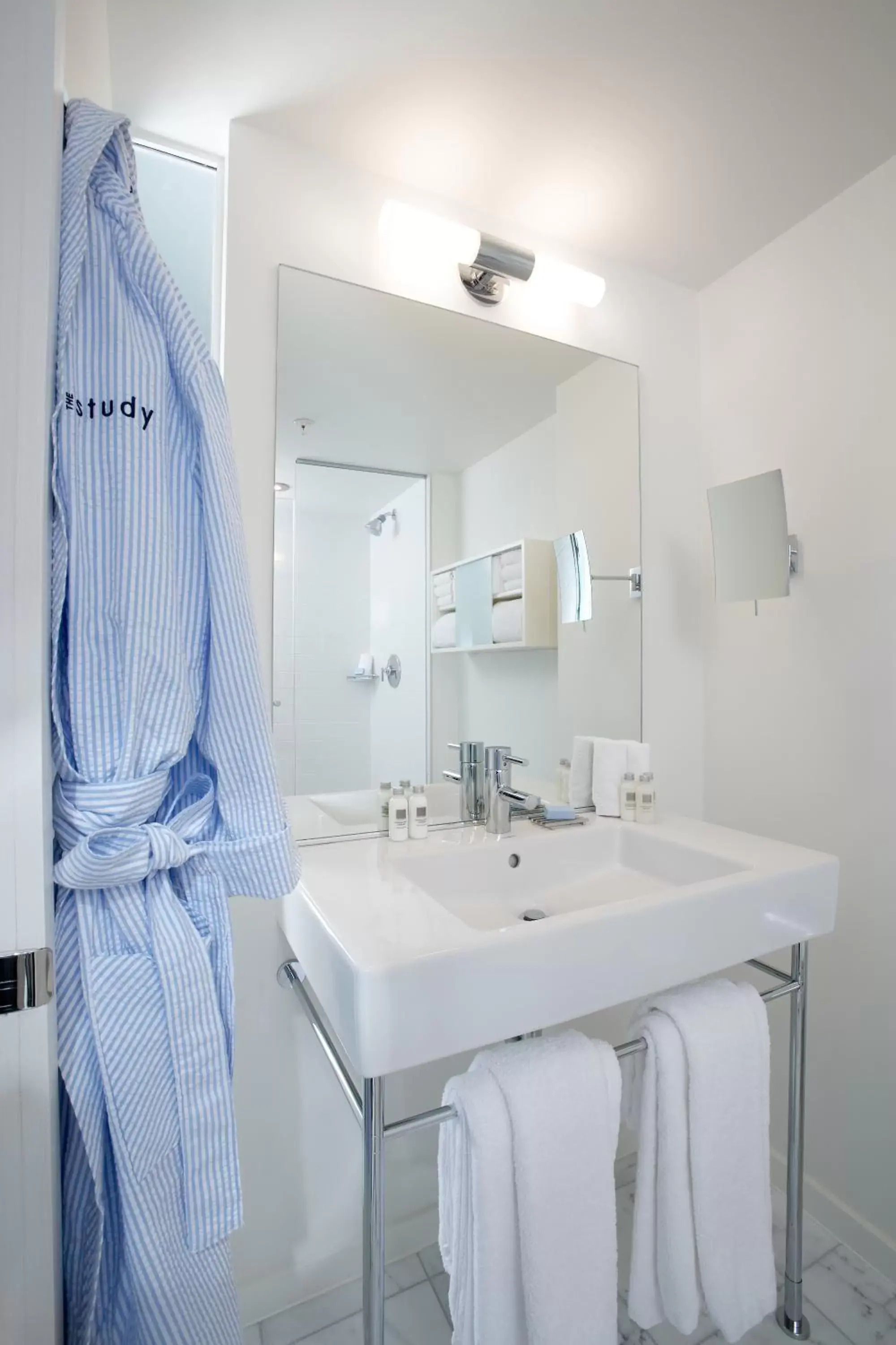 Bathroom in The Study at Yale, Study Hotels