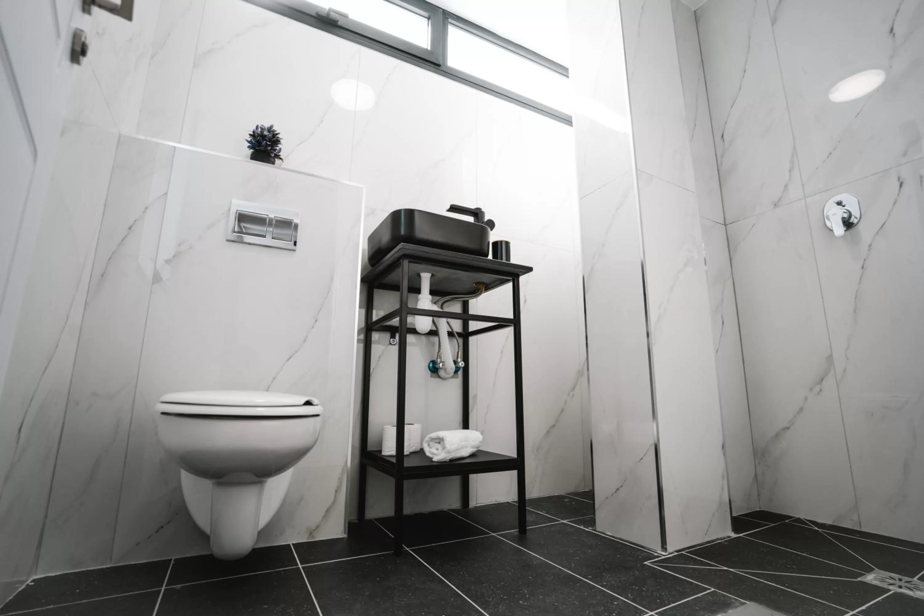 Toilet in Unique Hotel Ashdod