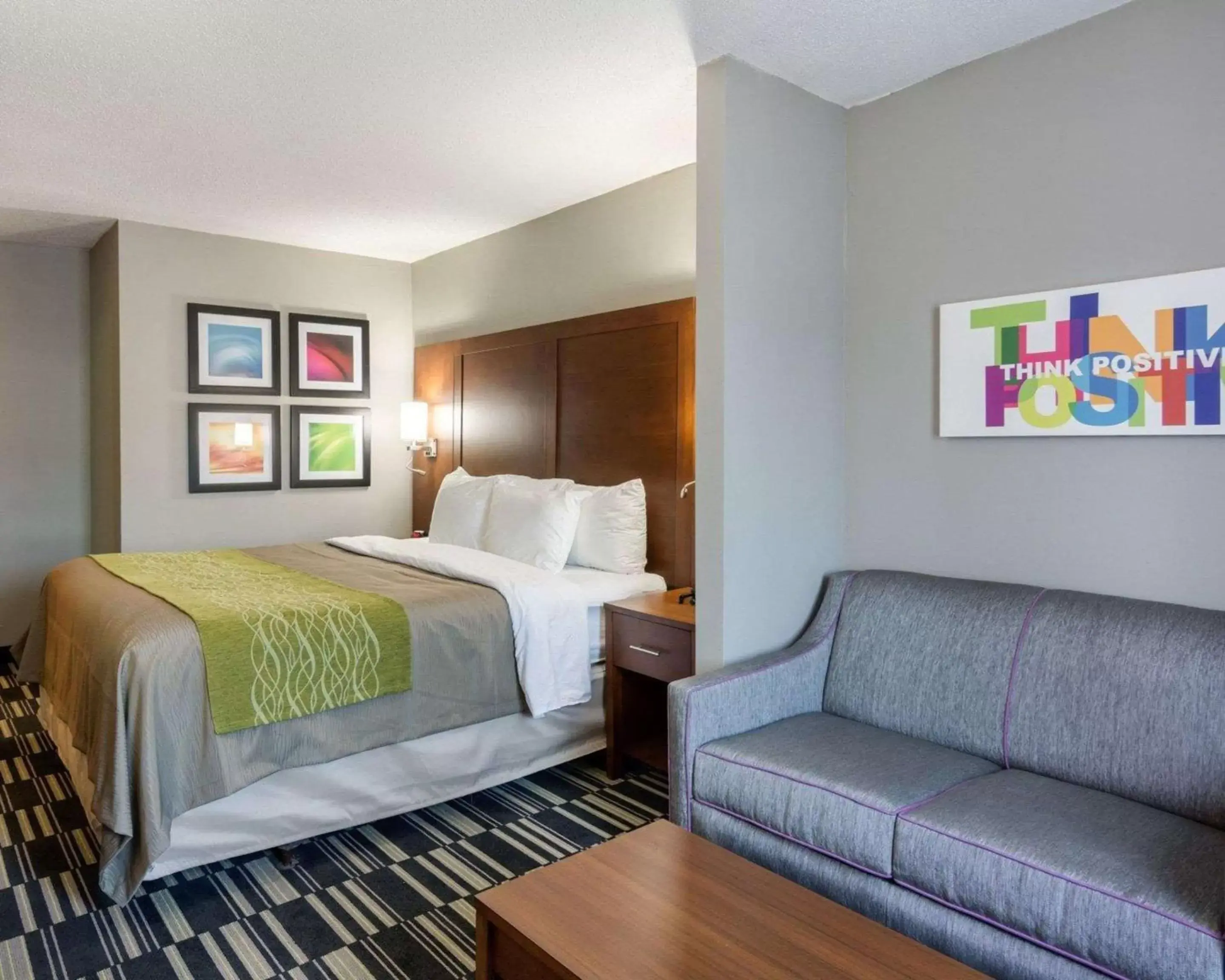 Photo of the whole room, Bed in Quality Inn & Suites Ashland near Kings Dominion