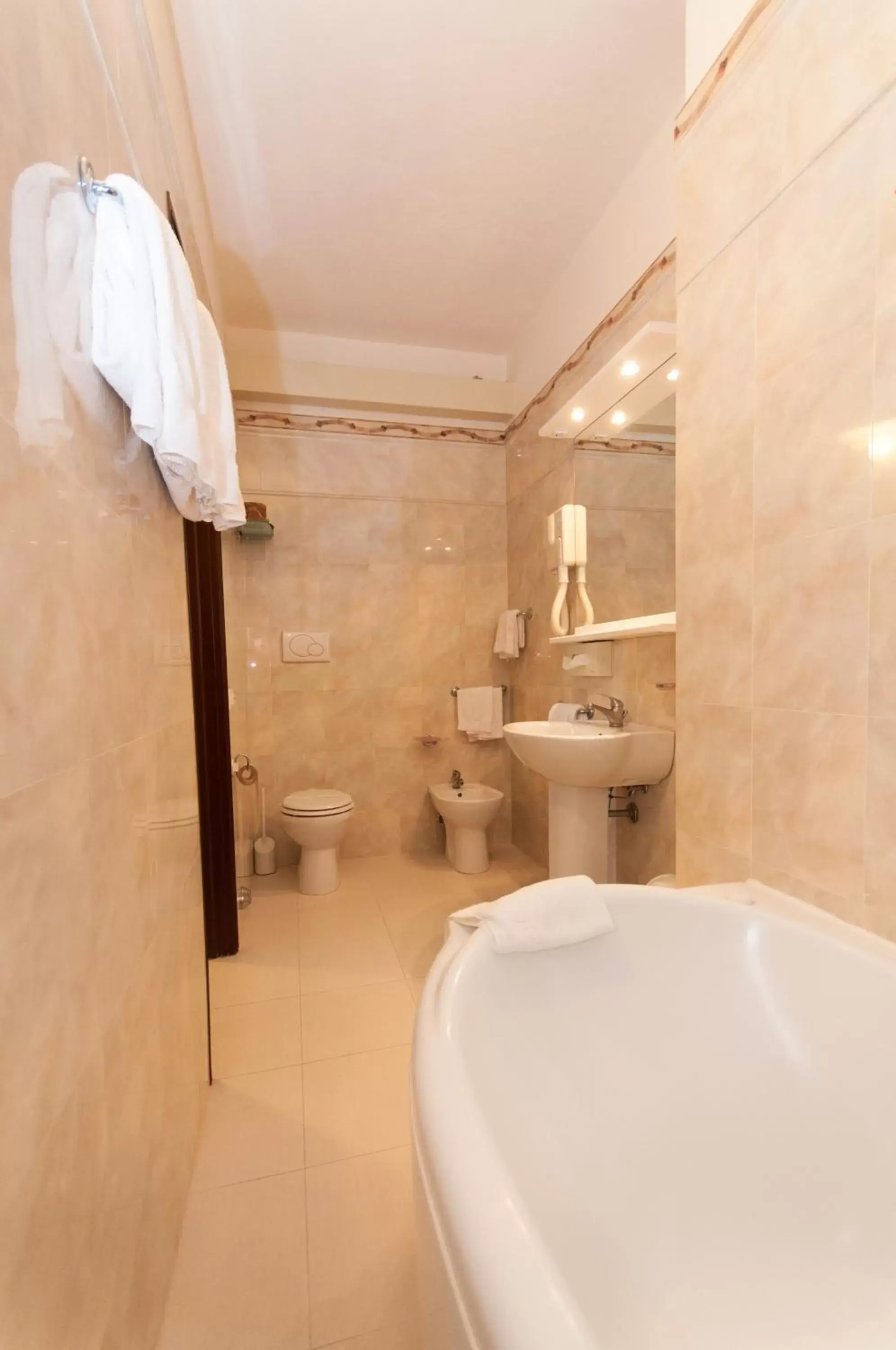 Bathroom in Hotel San Luca