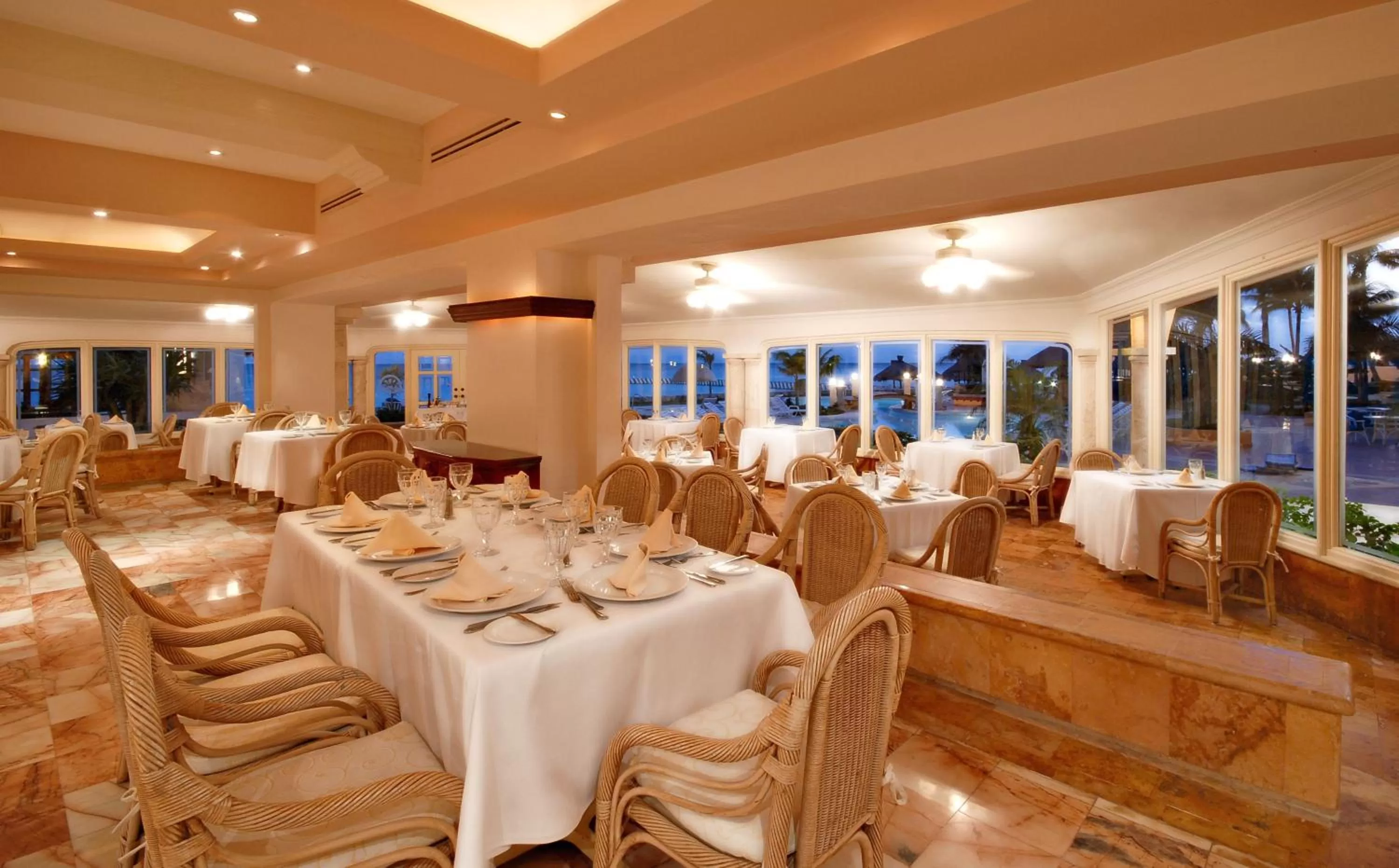 Restaurant/places to eat in El Cozumeleño Beach Resort - All Inclusive