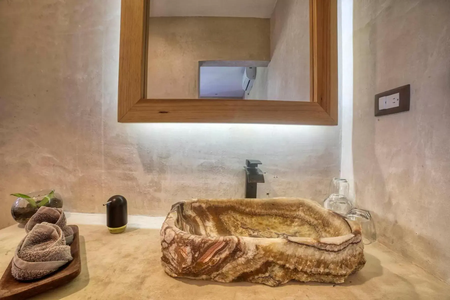 Bathroom, Bed in Hotel Boutique Can Cocal El Cuyo