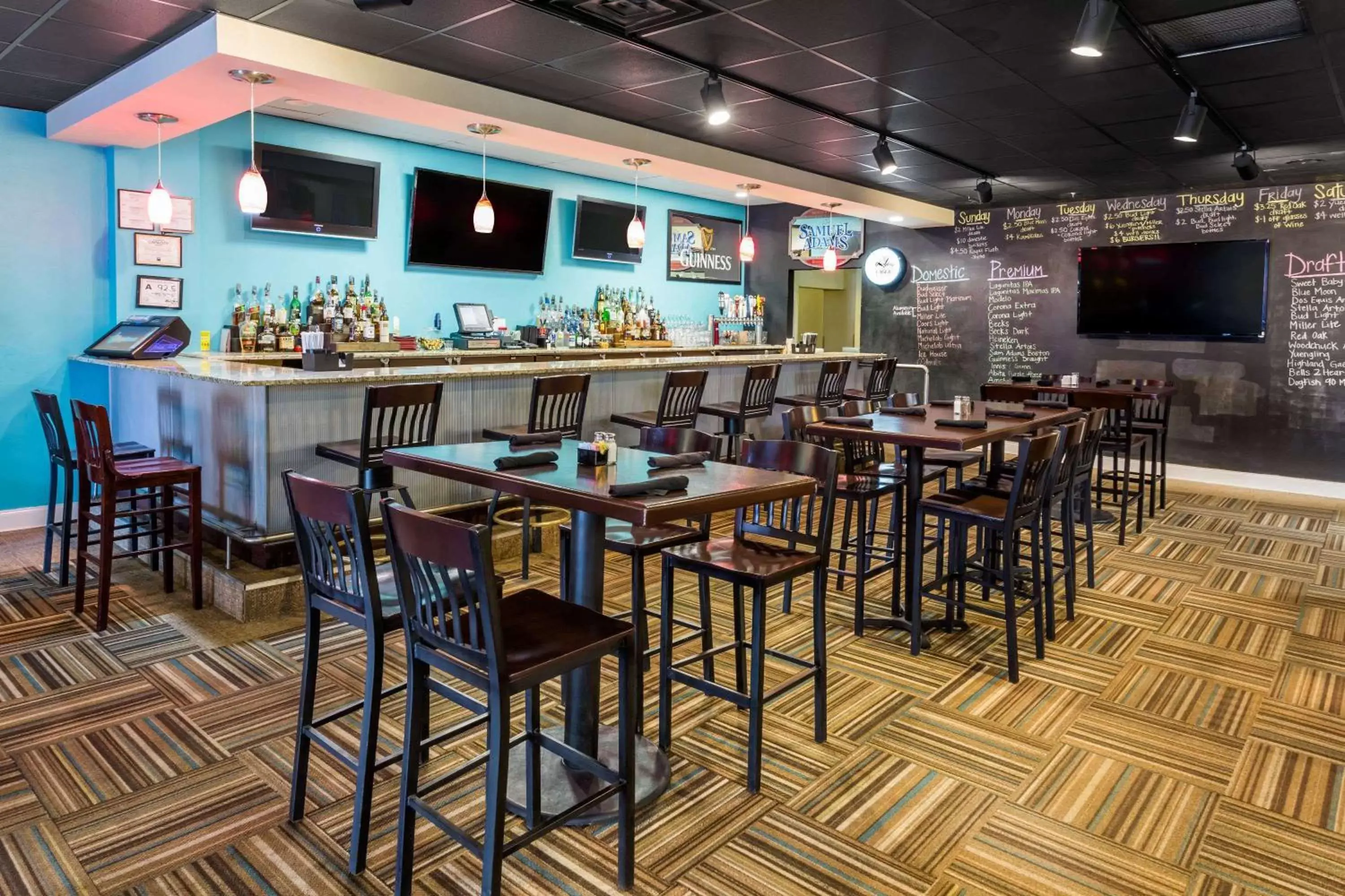 Lounge or bar in Wyndham Garden Greensboro Lounge or bar in Wyndham Garden Greensboro