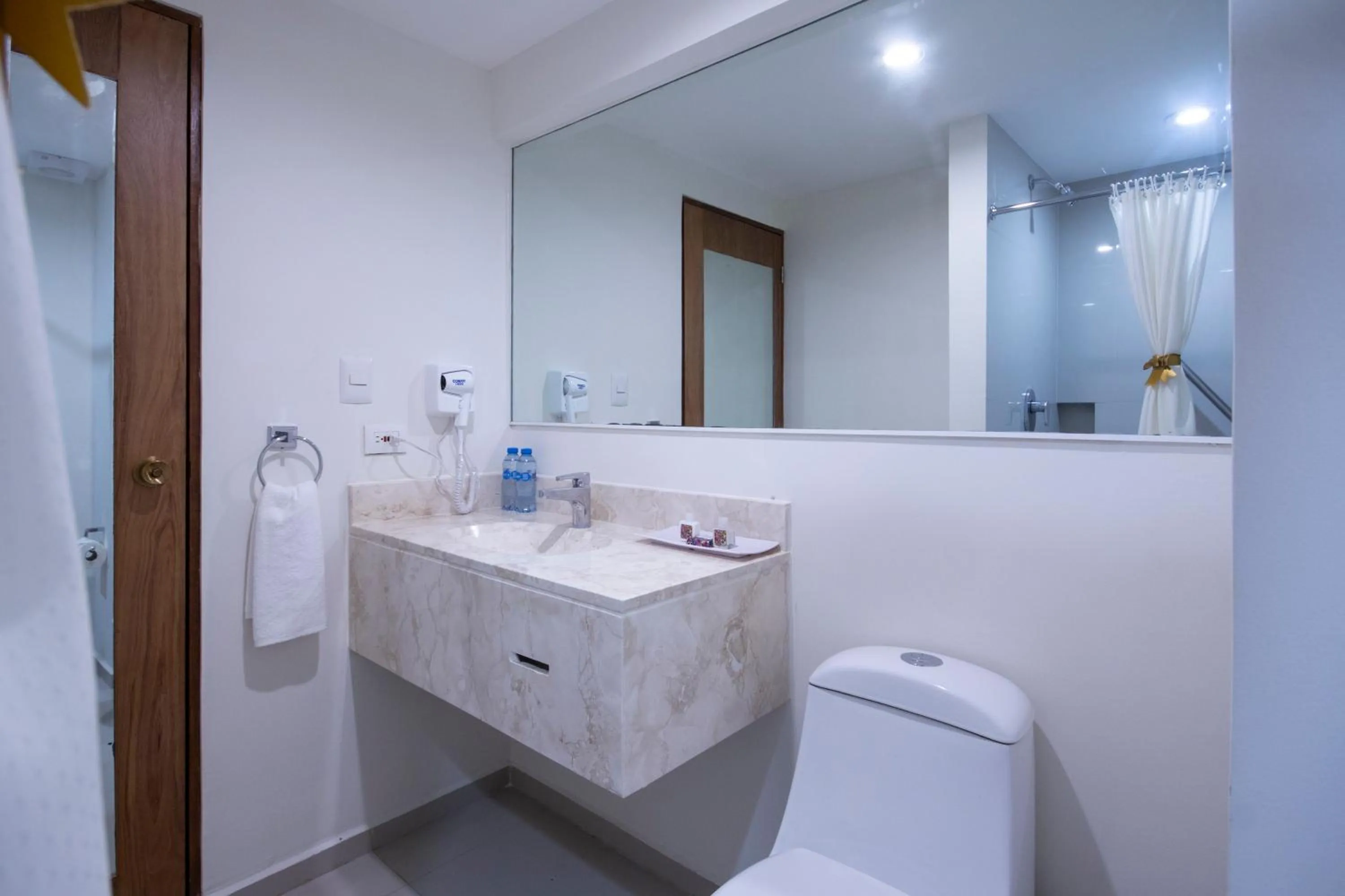 Bathroom in Mision Express Merida Altabrisa