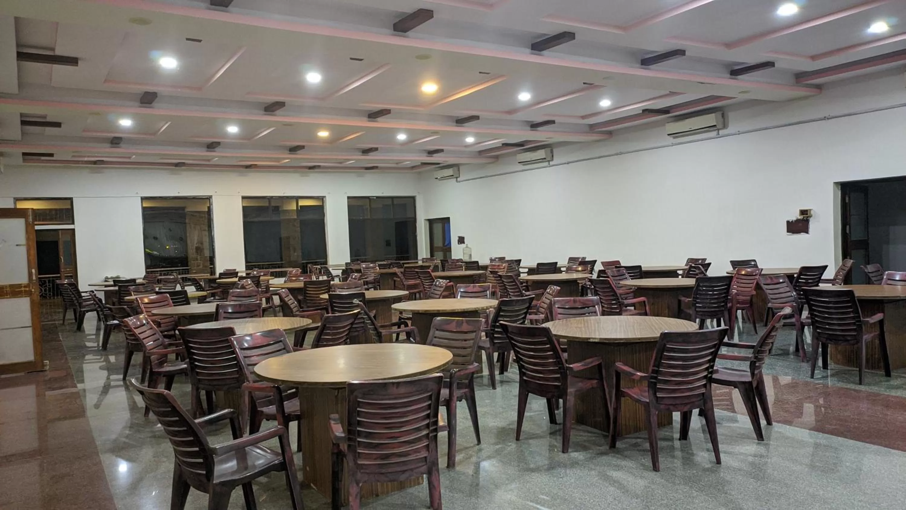 Dining area in Kanthi Resorts Badami