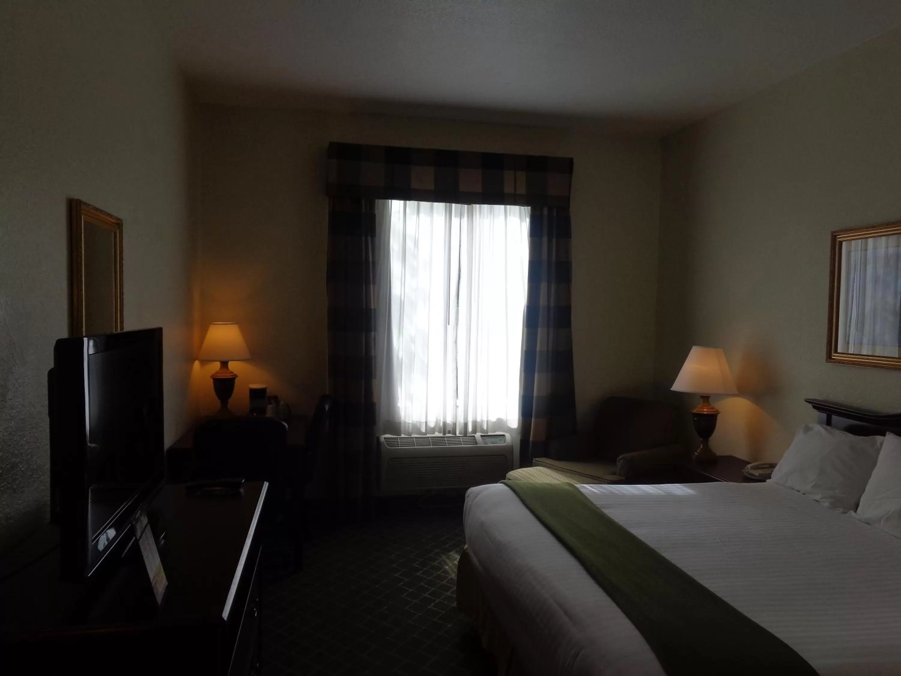 Day, Bed in Ruskin Inn Tampa-Sun City Center