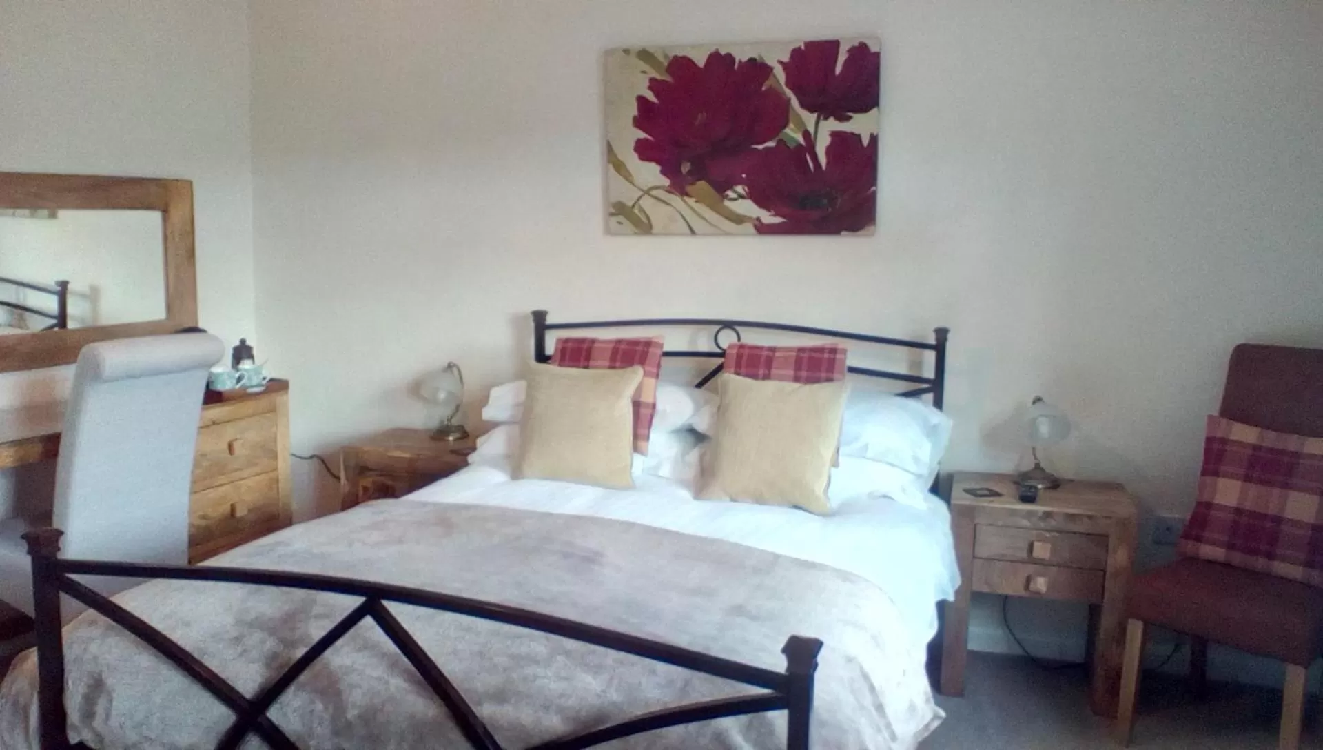 Bedroom, Bed in The Lincolnshire Poacher Inn