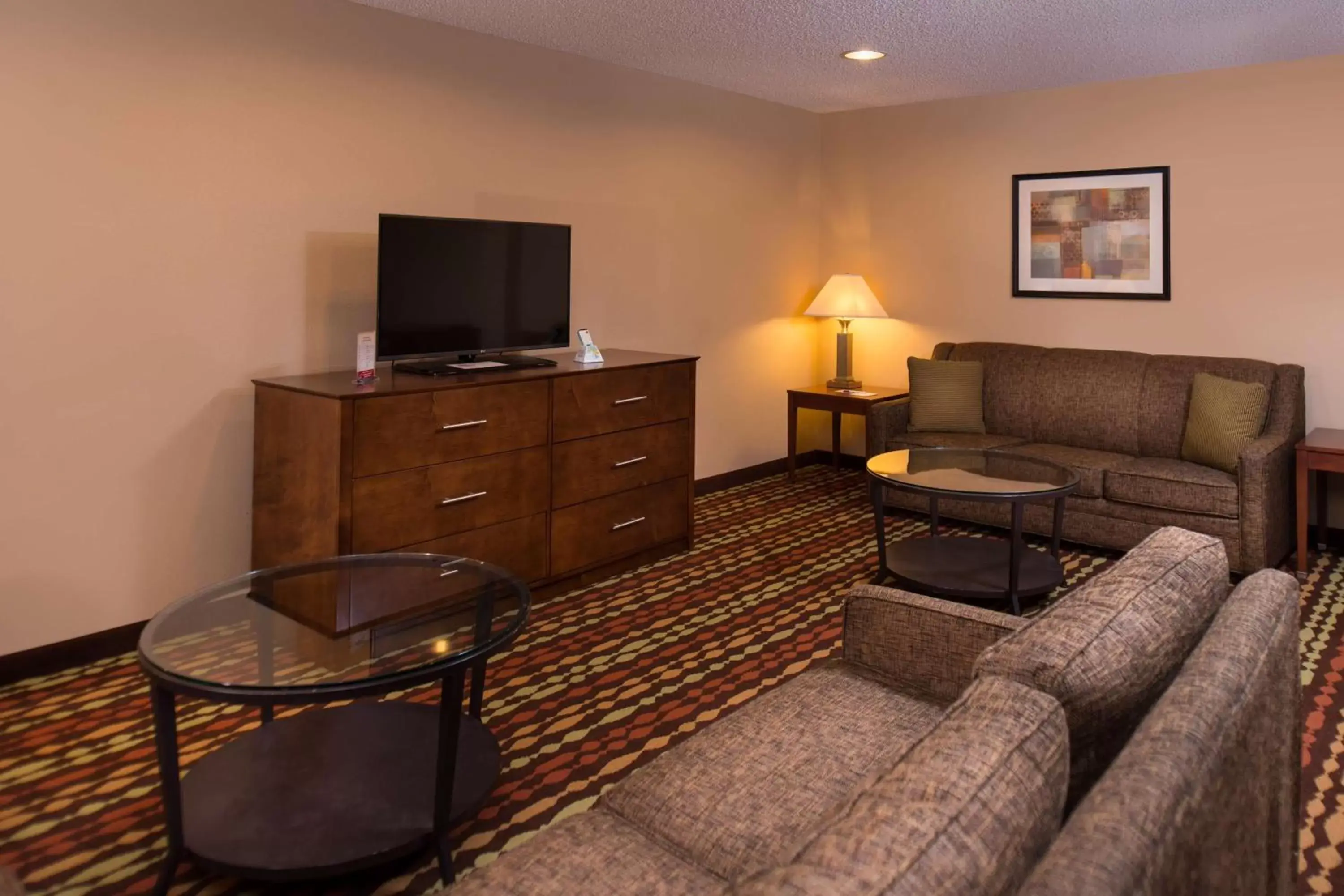 Photo of the whole room, Seating Area in Best Western Ambassador Inn & Suites