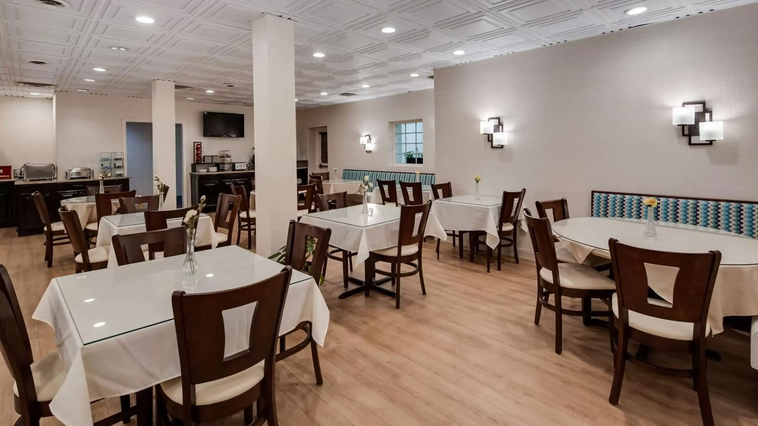 Restaurant/Places to Eat in Best Western PLUS Morristown Inn