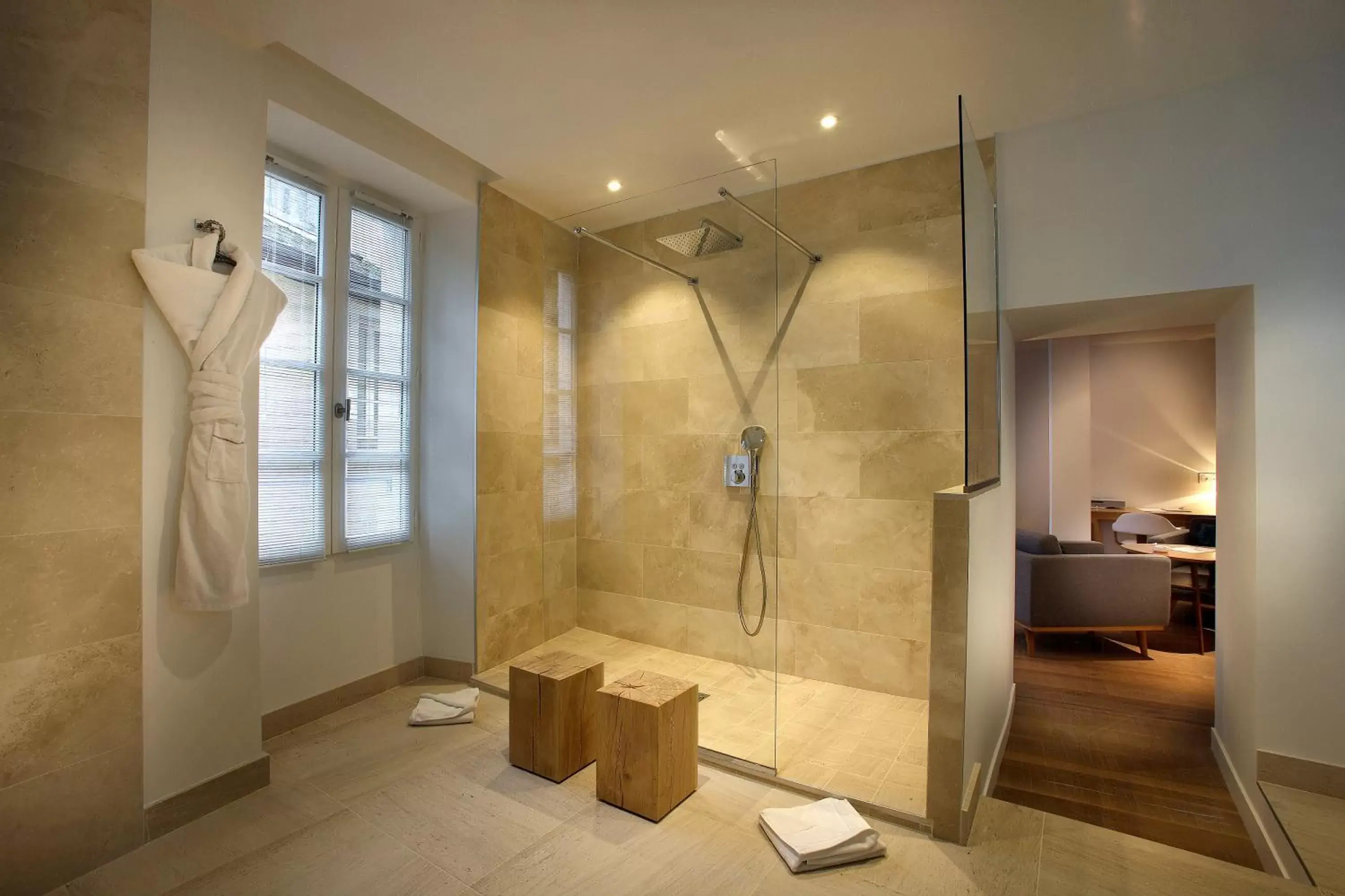 Shower, Bathroom in Petit Hôtel Confidentiel