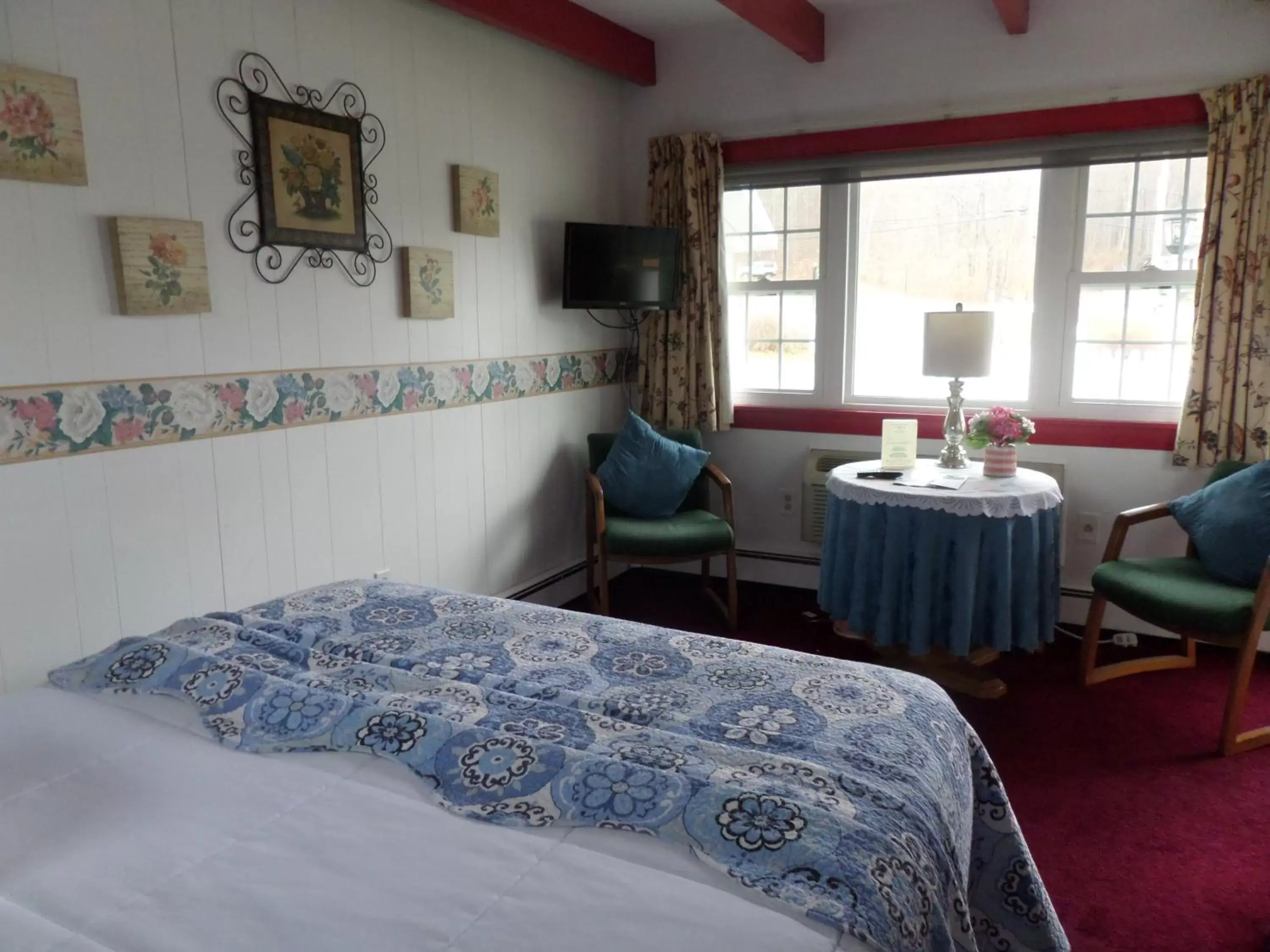 Bathroom, Bed in Claddagh Motel & Suites