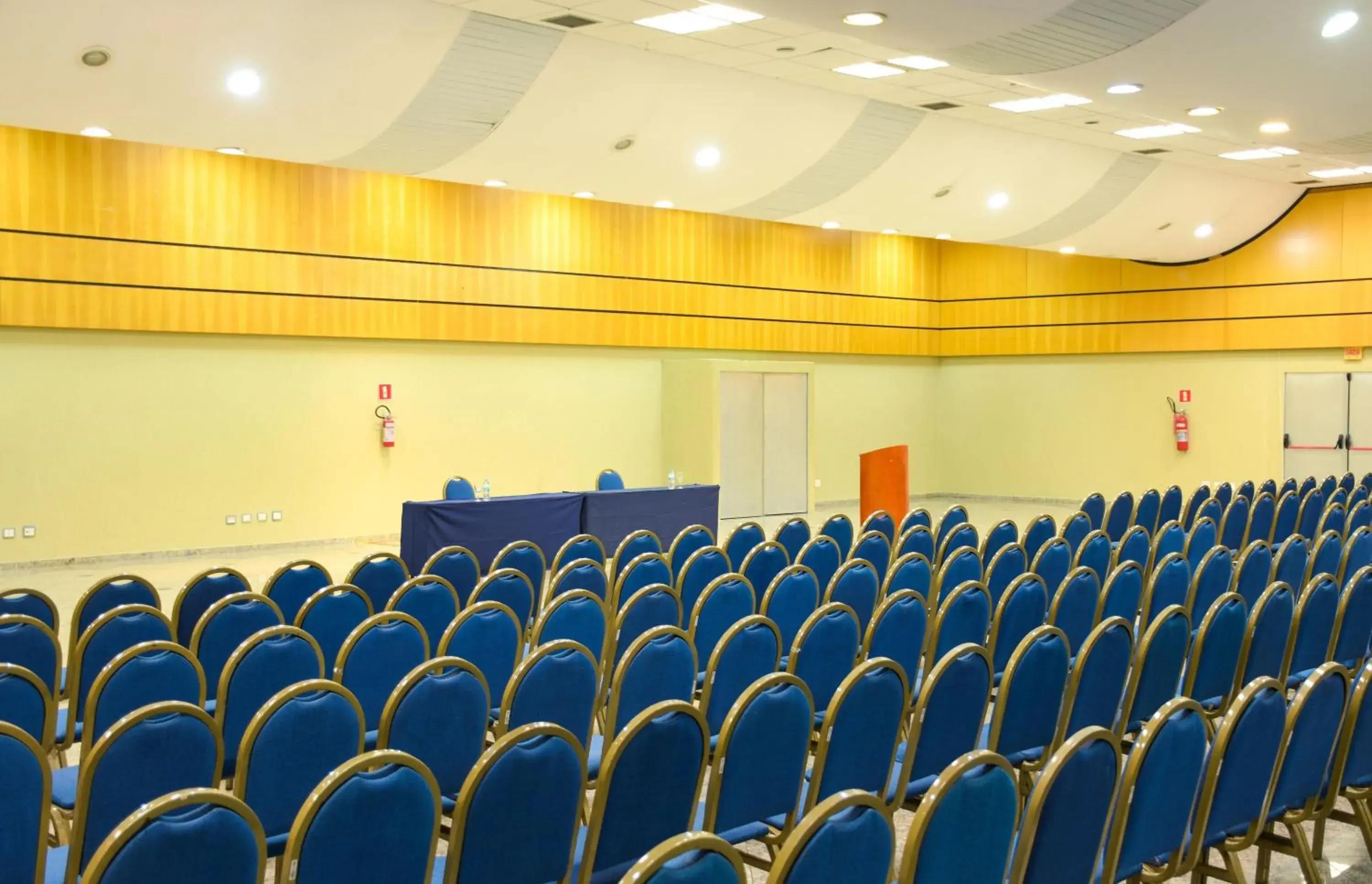 Meeting/conference room in Golden Park Internacional Foz & Convenções