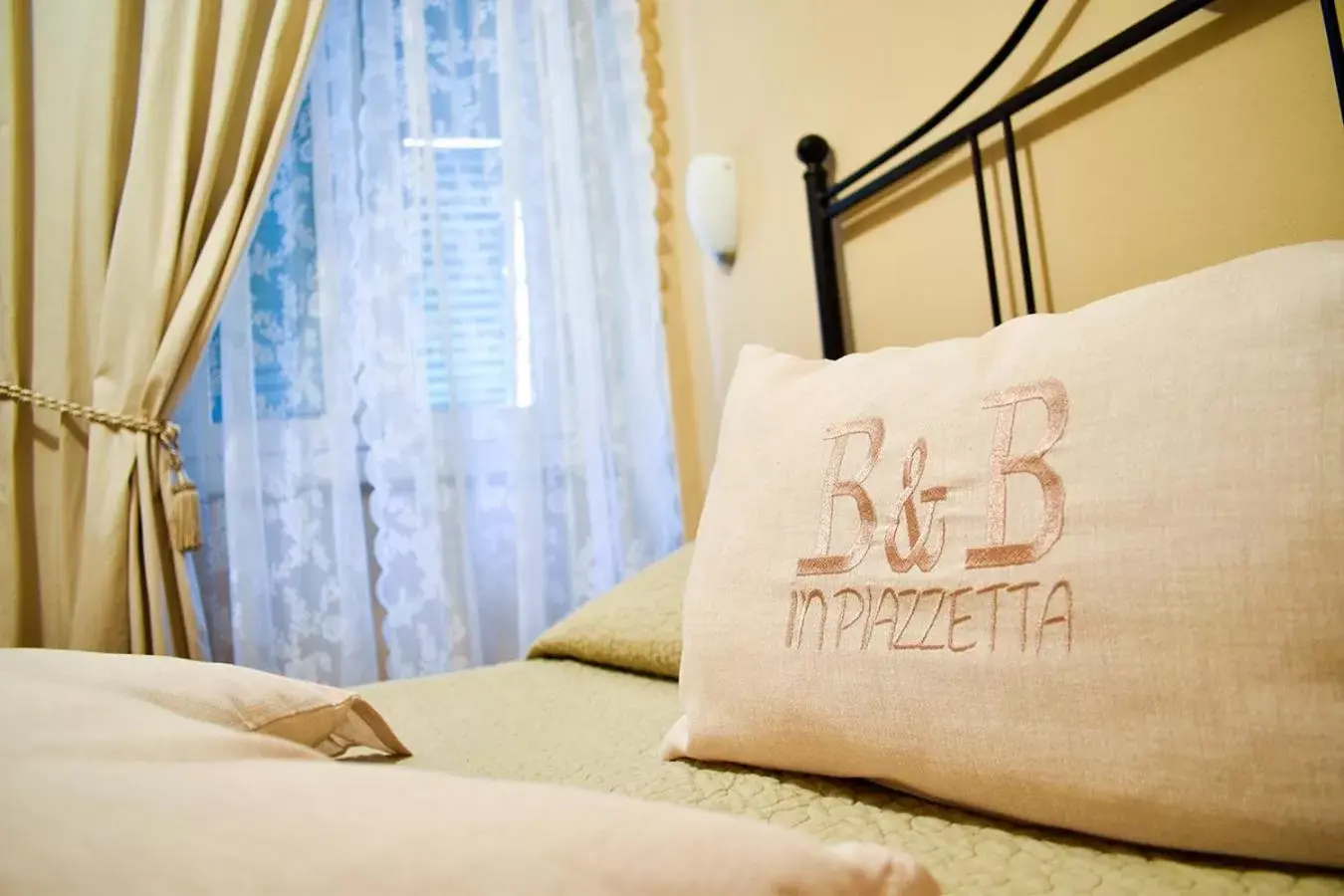 Property logo or sign, Bed in B&B in Piazzetta