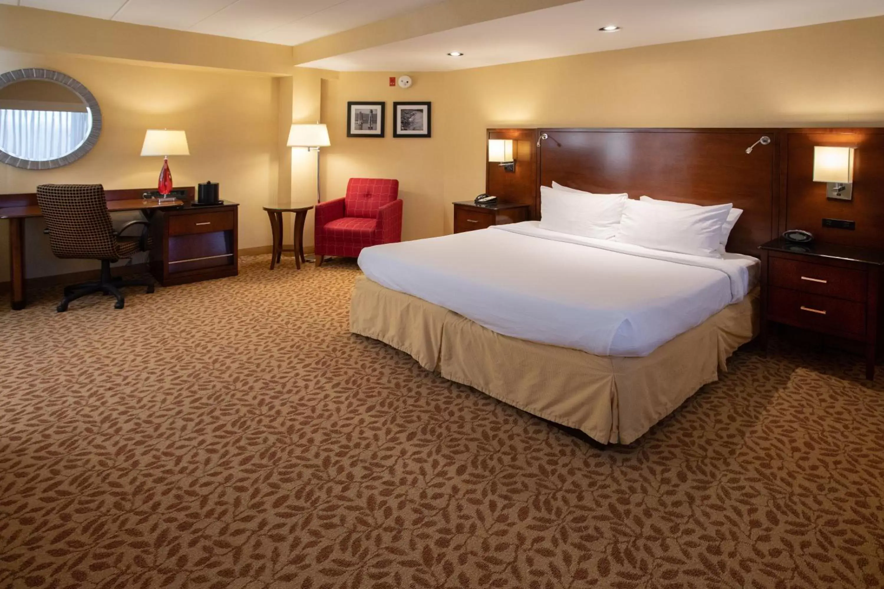 Bed in Jake's 58 Casino Hotel - Adult Only