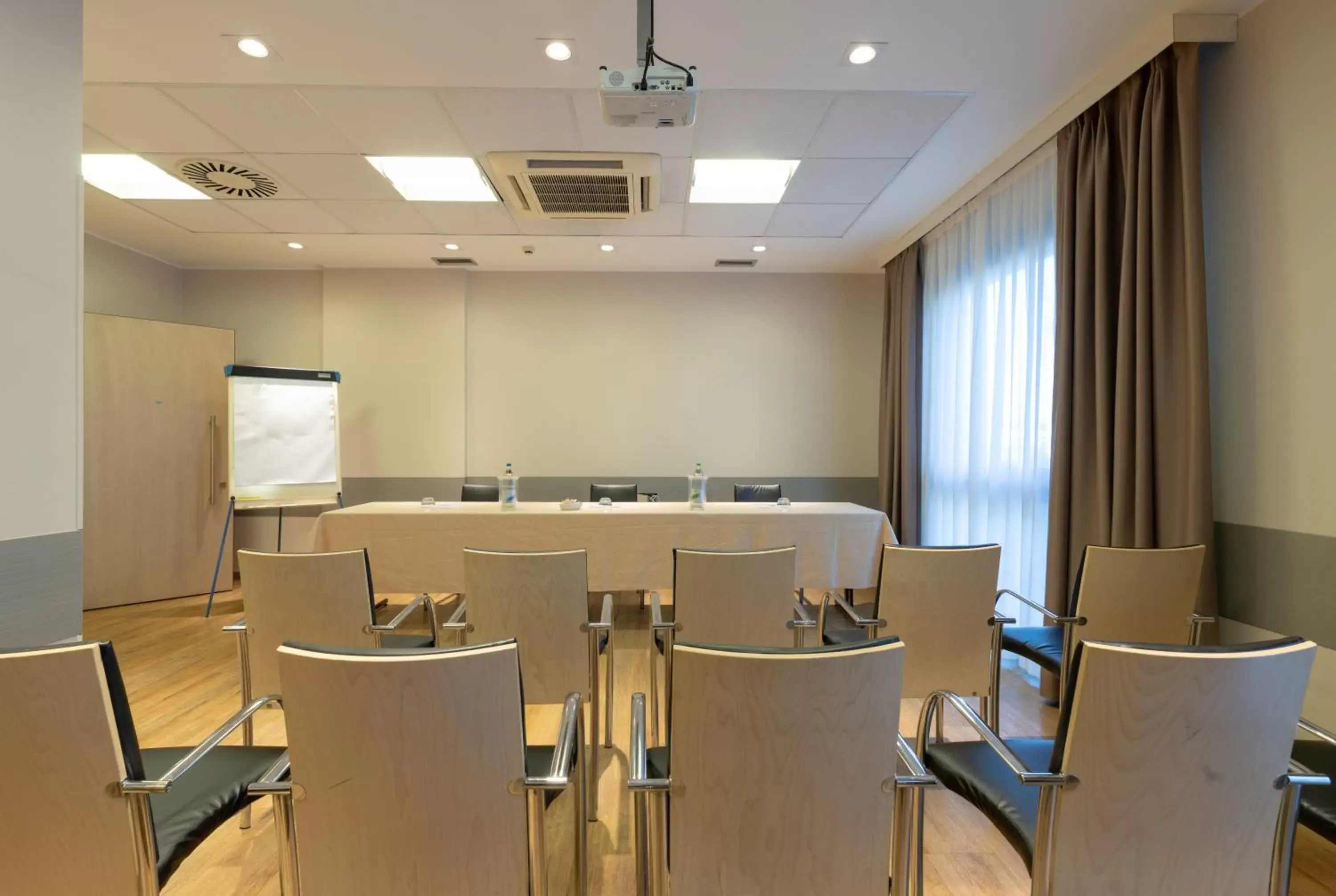 Meeting/conference room in Best Western Palace Inn Hotel