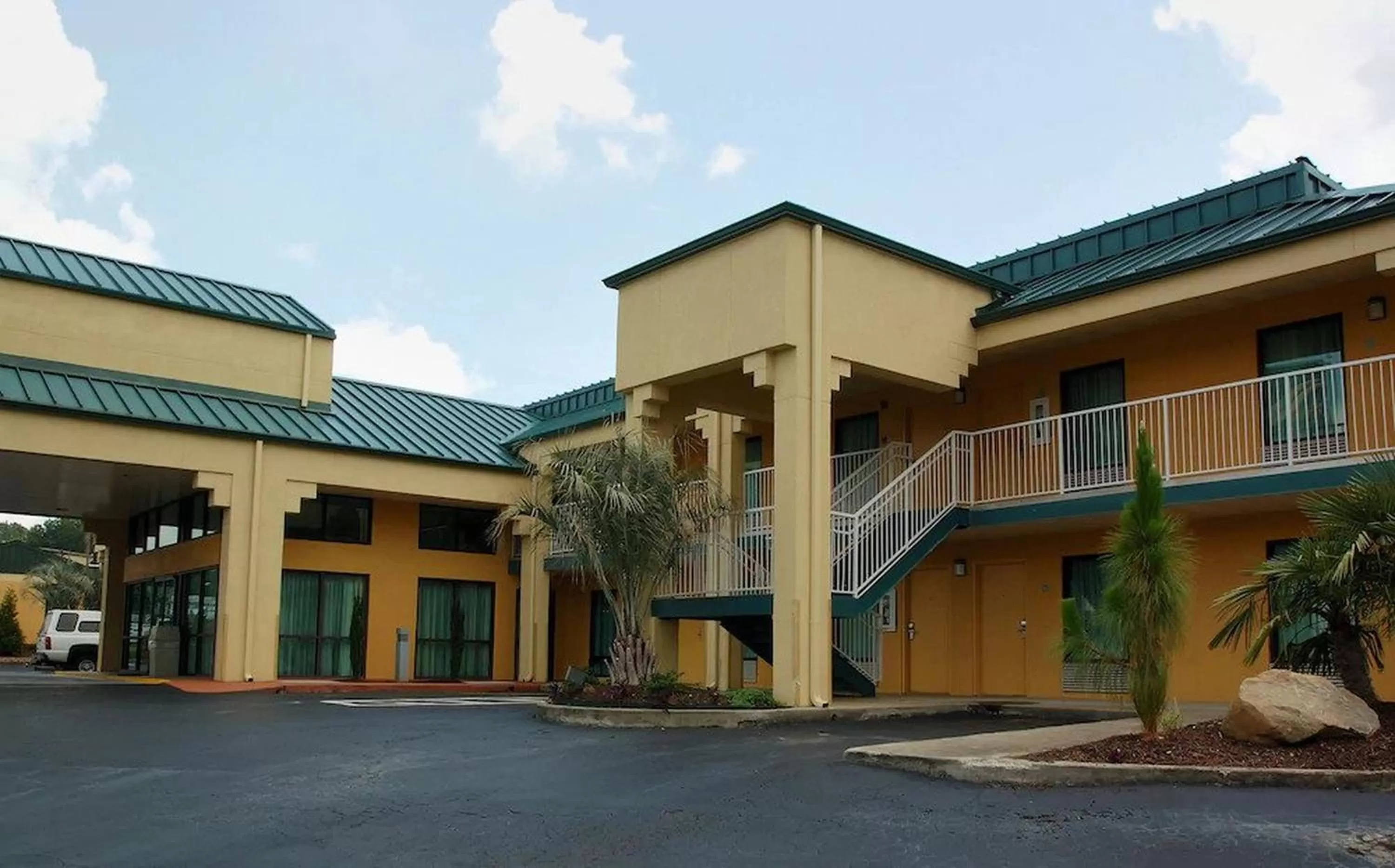 Property building in America's Best Value Inn-Milledgeville