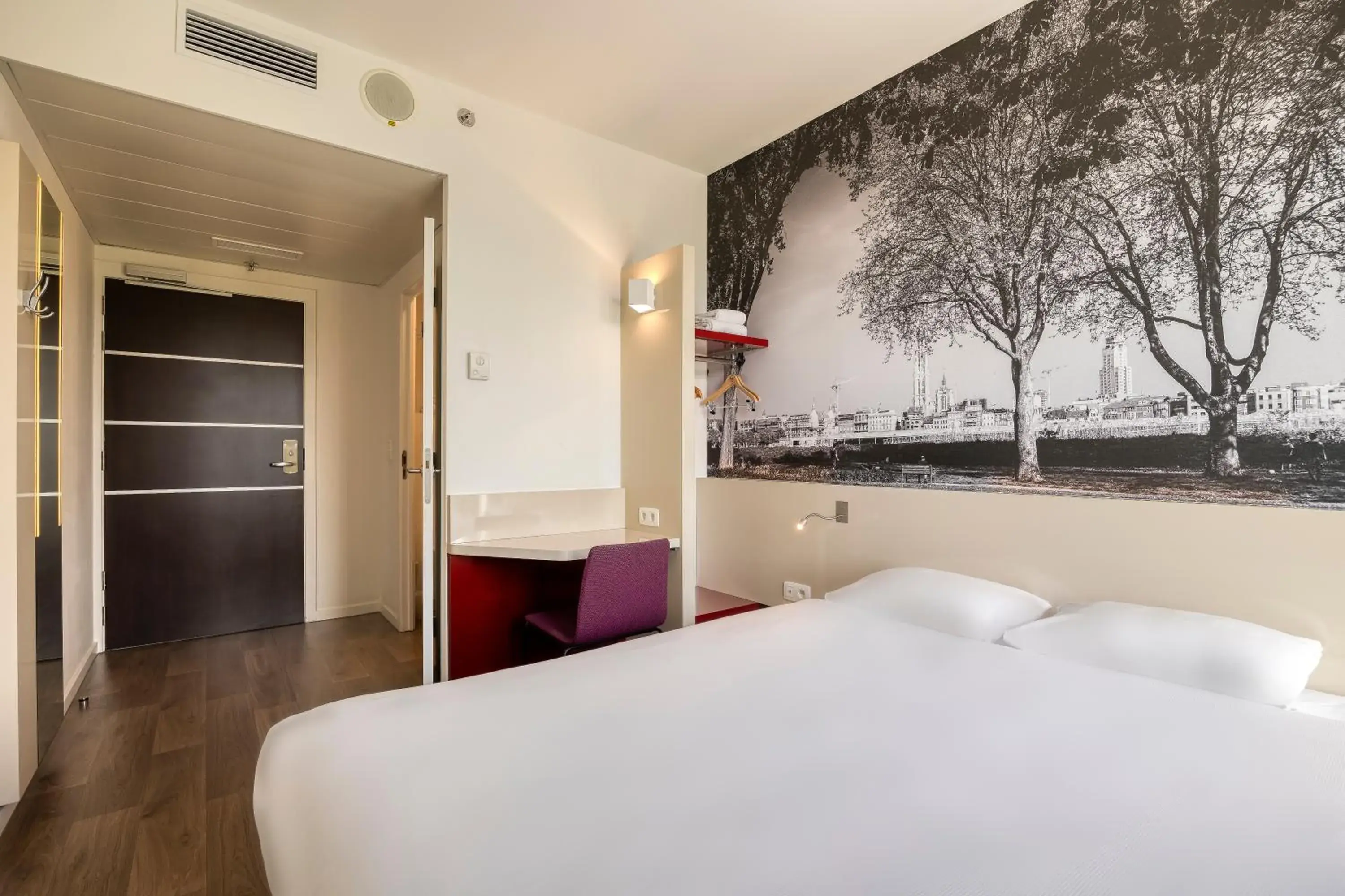 Photo of the whole room, Bed in B&B Hotel Antwerpen Zuid