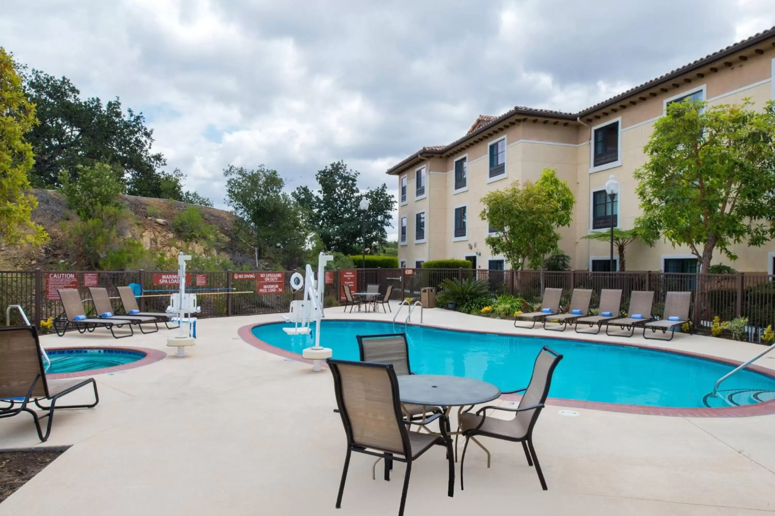 Swimming Pool in TownePlace Suites Thousand Oaks Ventura County
