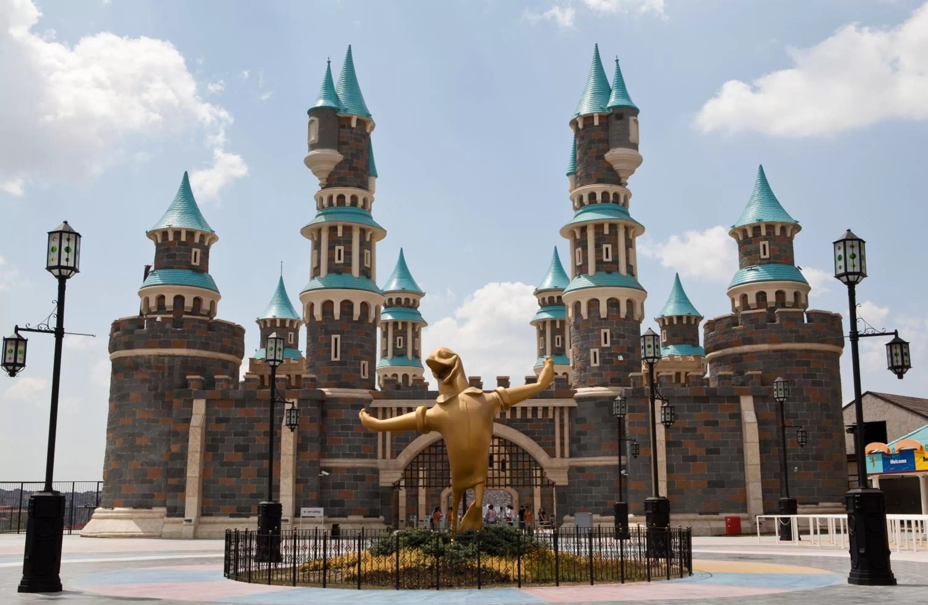 Facade/entrance in Vialand Palace Hotel