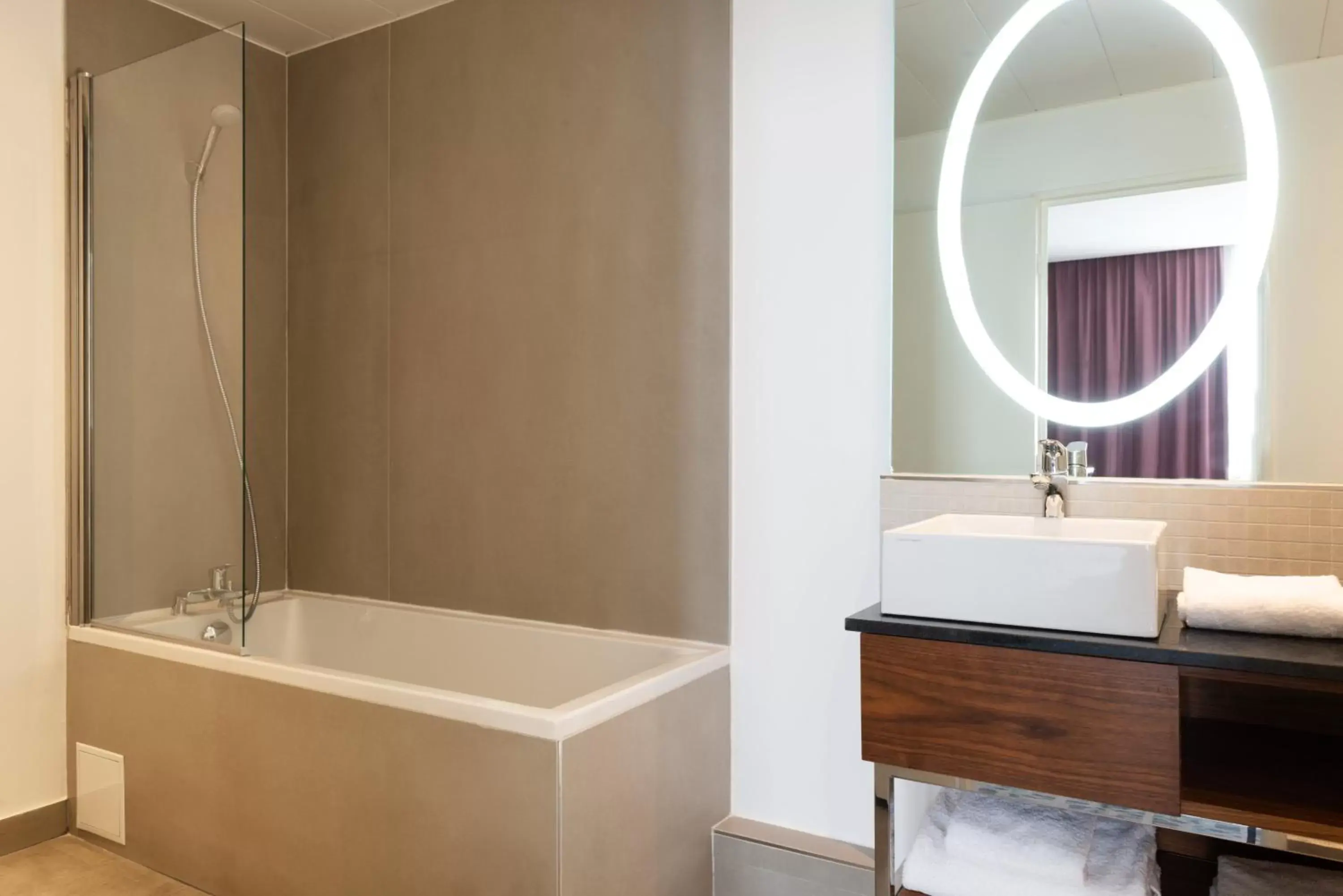 Photo of the whole room, Bathroom in Crowne Plaza Paris République, an IHG Hotel