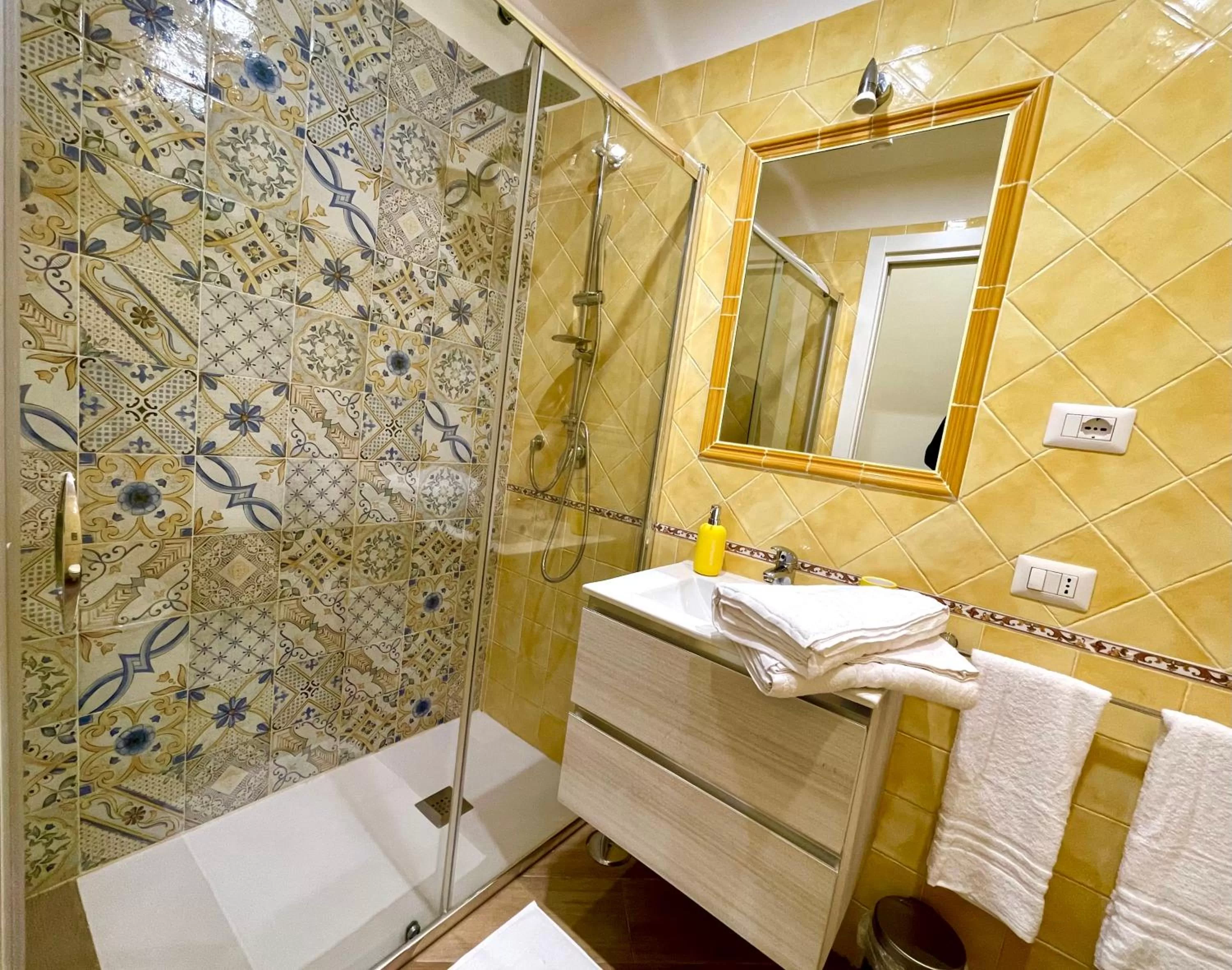 Shower, Bathroom in Mille Colori