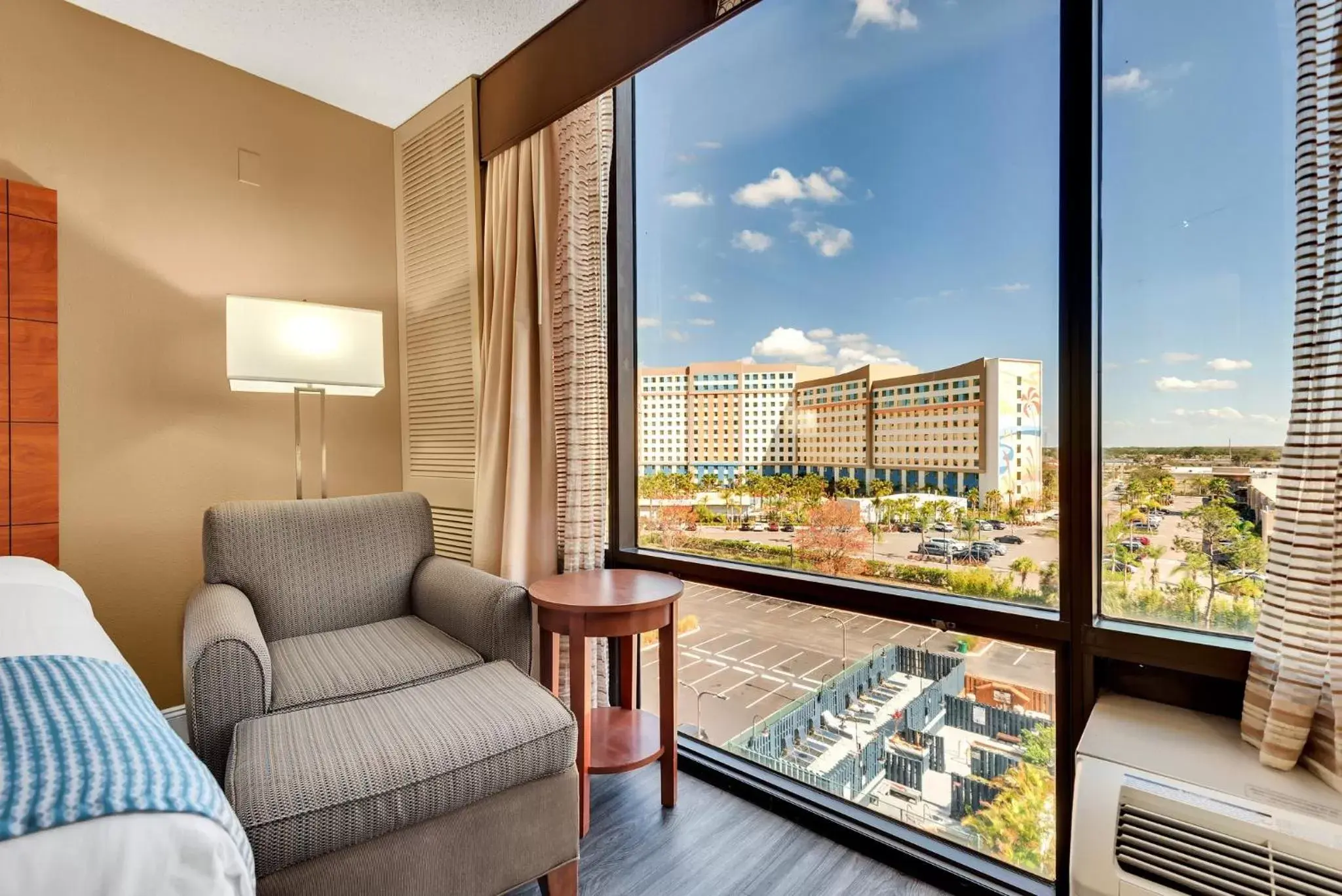 Seating area in Best Western Orlando Gateway Hotel