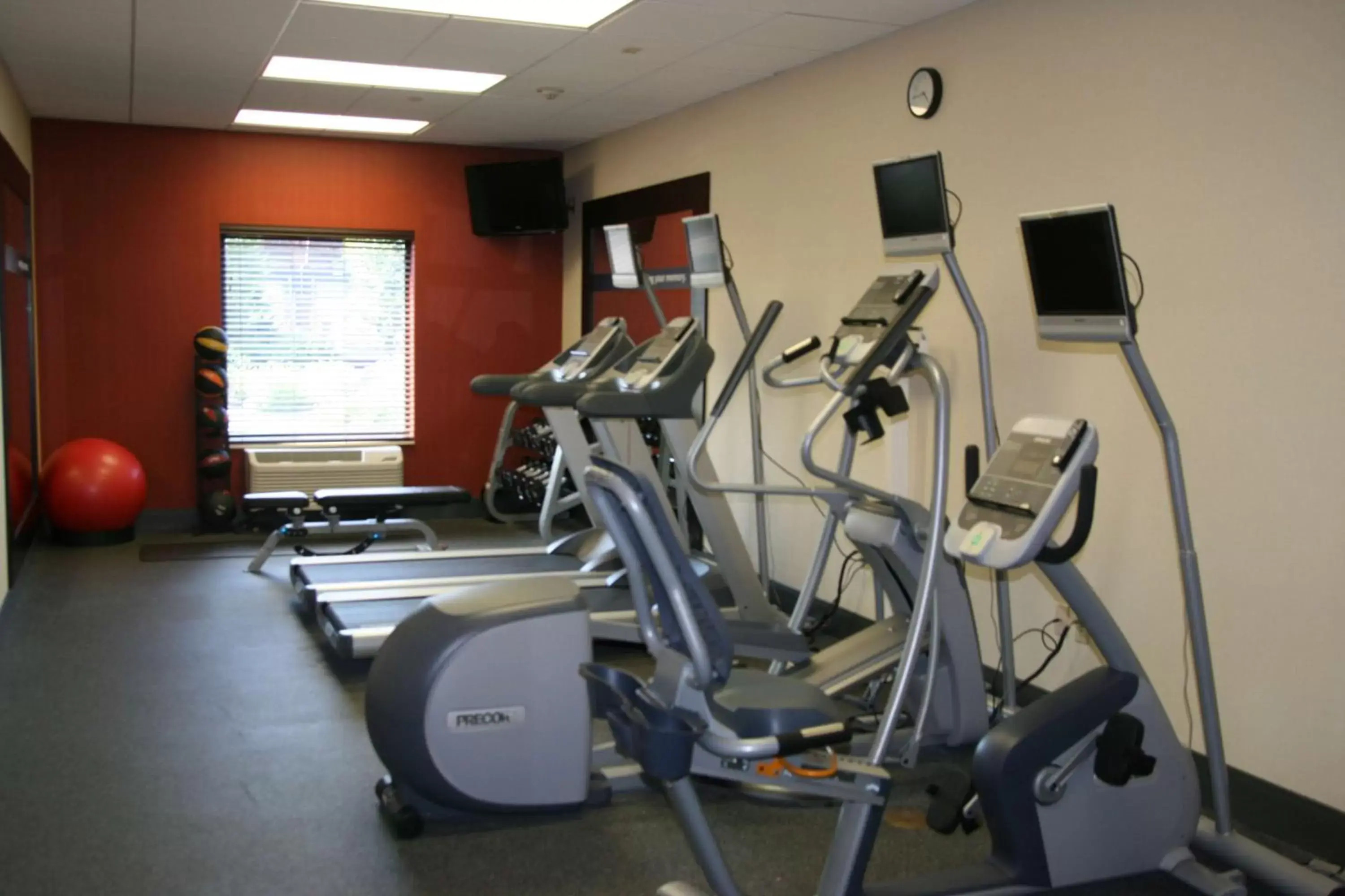 Fitness centre/facilities, Fitness Center/Facilities in Hampton Inn by Hilton Garden City Long Island