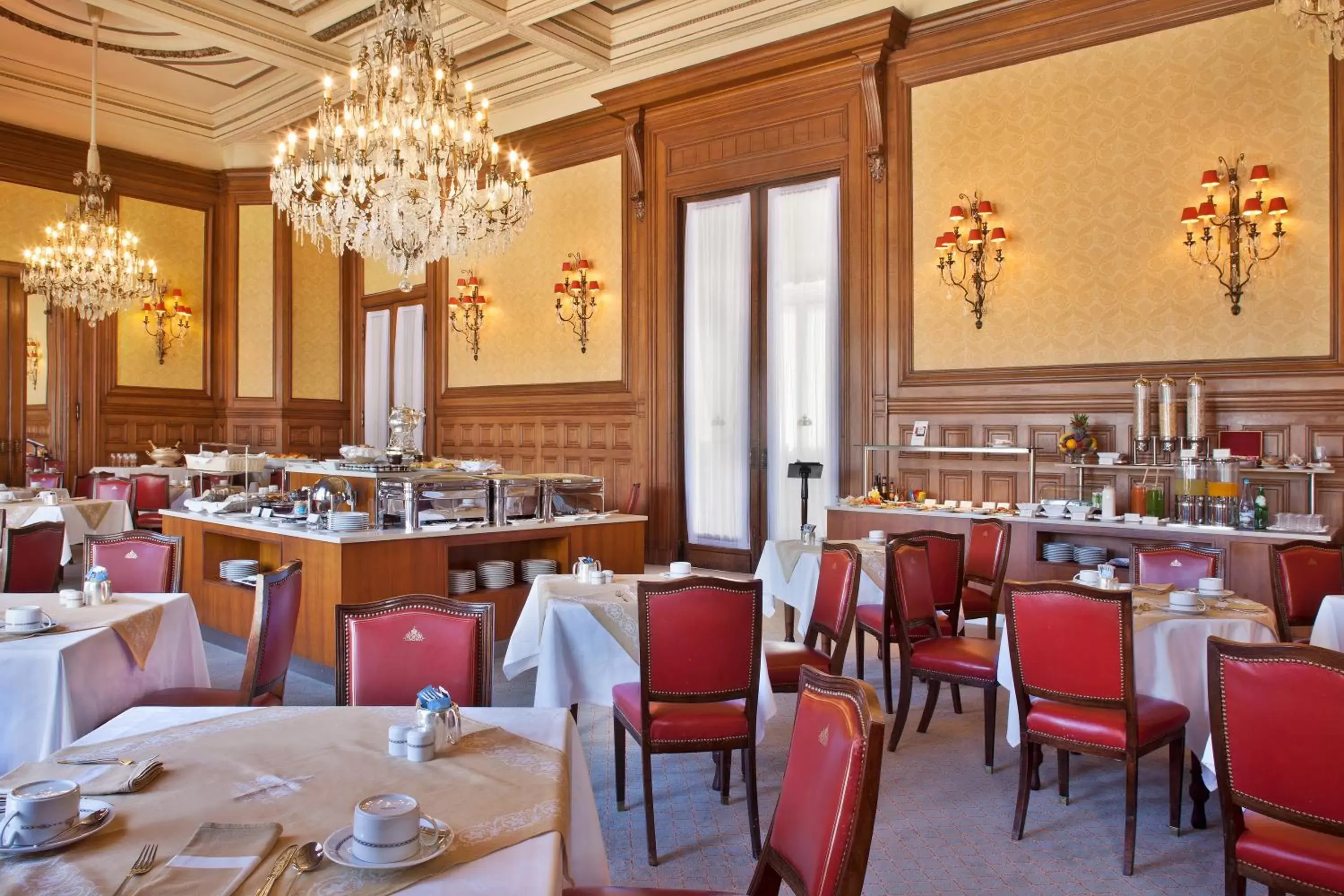 Breakfast, Restaurant/Places to Eat in Hotel Avenida Palace