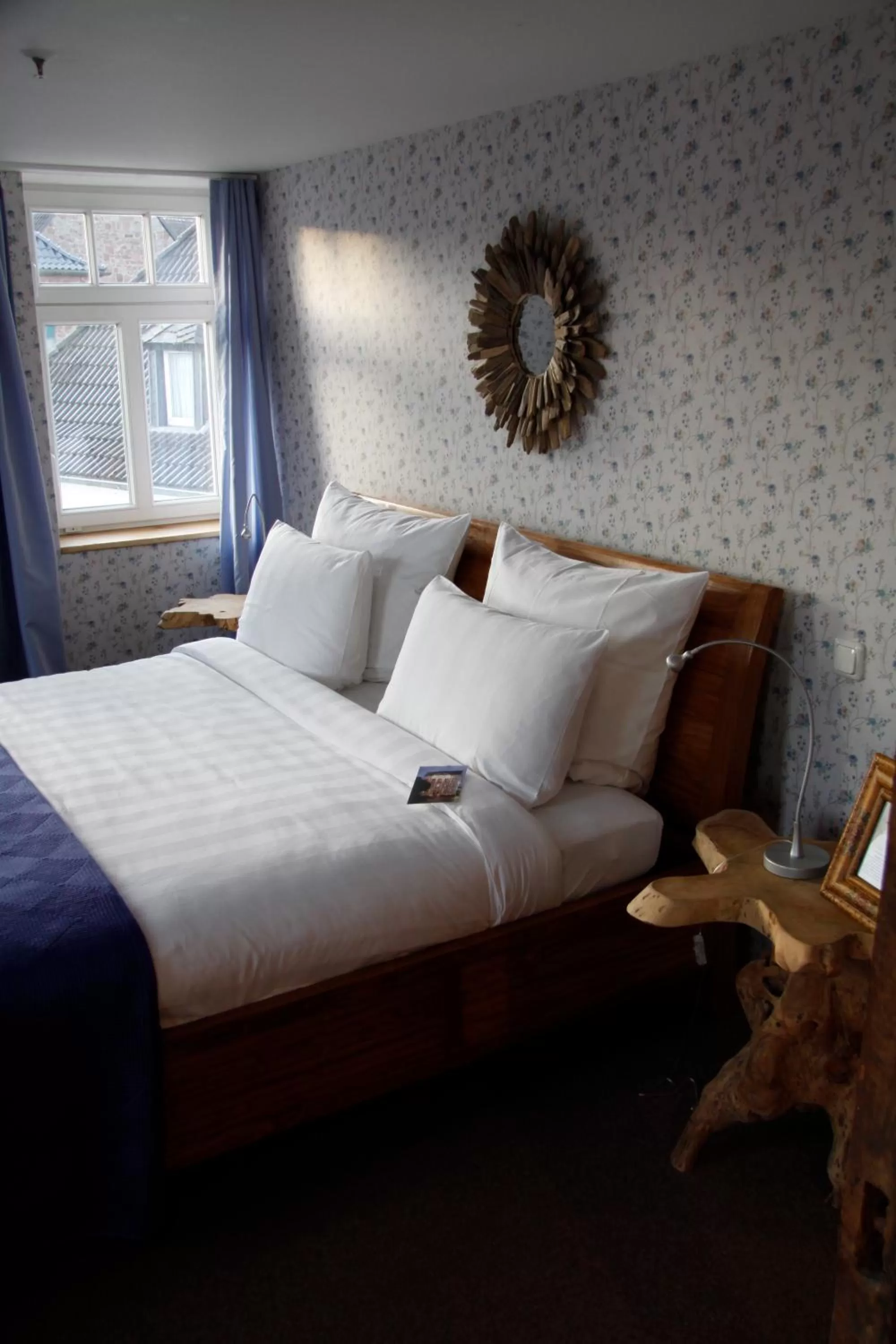 Photo of the whole room, Bed in Zur Ewigen Lampe Romantisches Landhotel & Restaurant