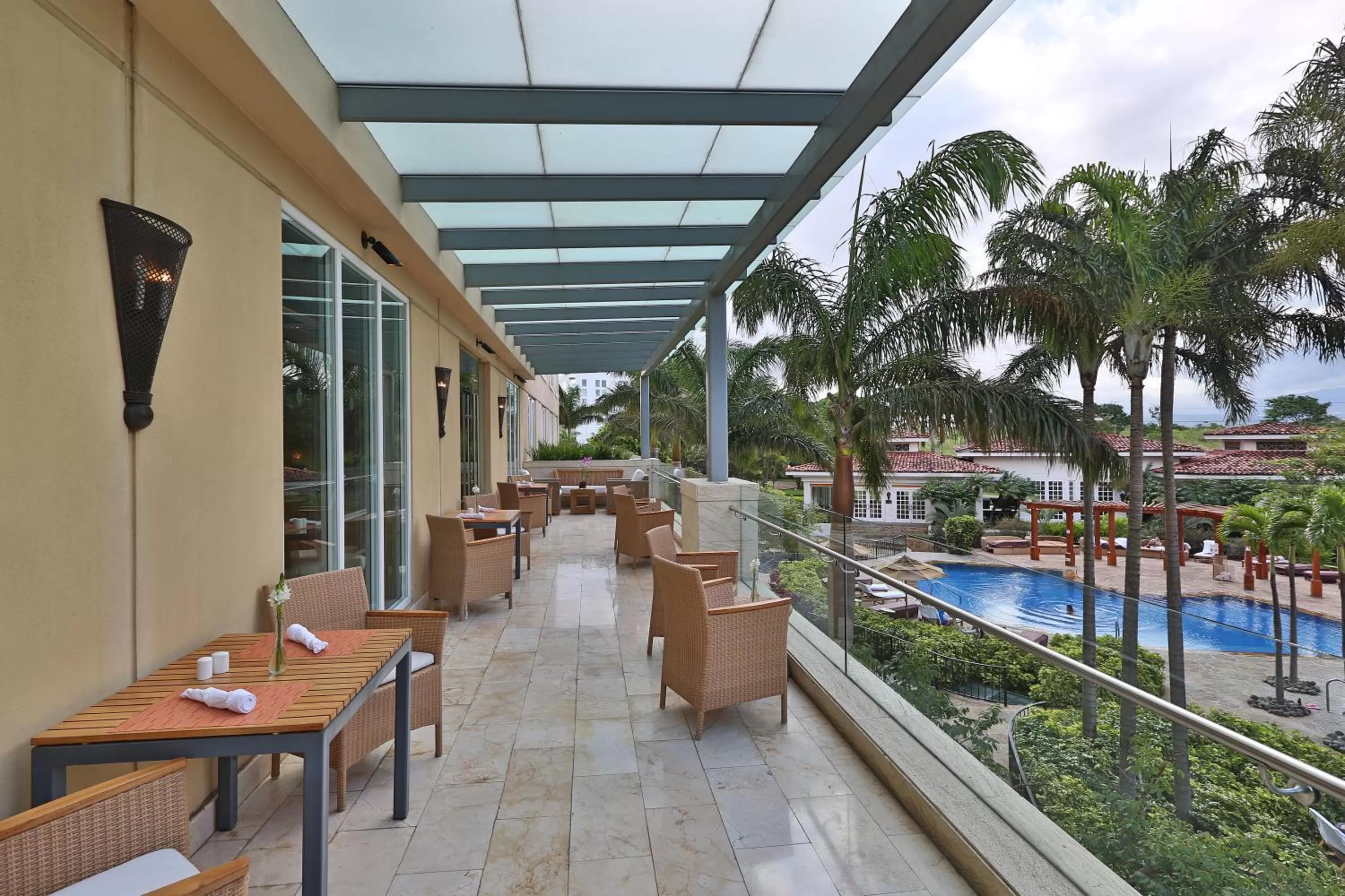 Lounge or bar in InterContinental Costa Rica at Multiplaza Mall by IHG