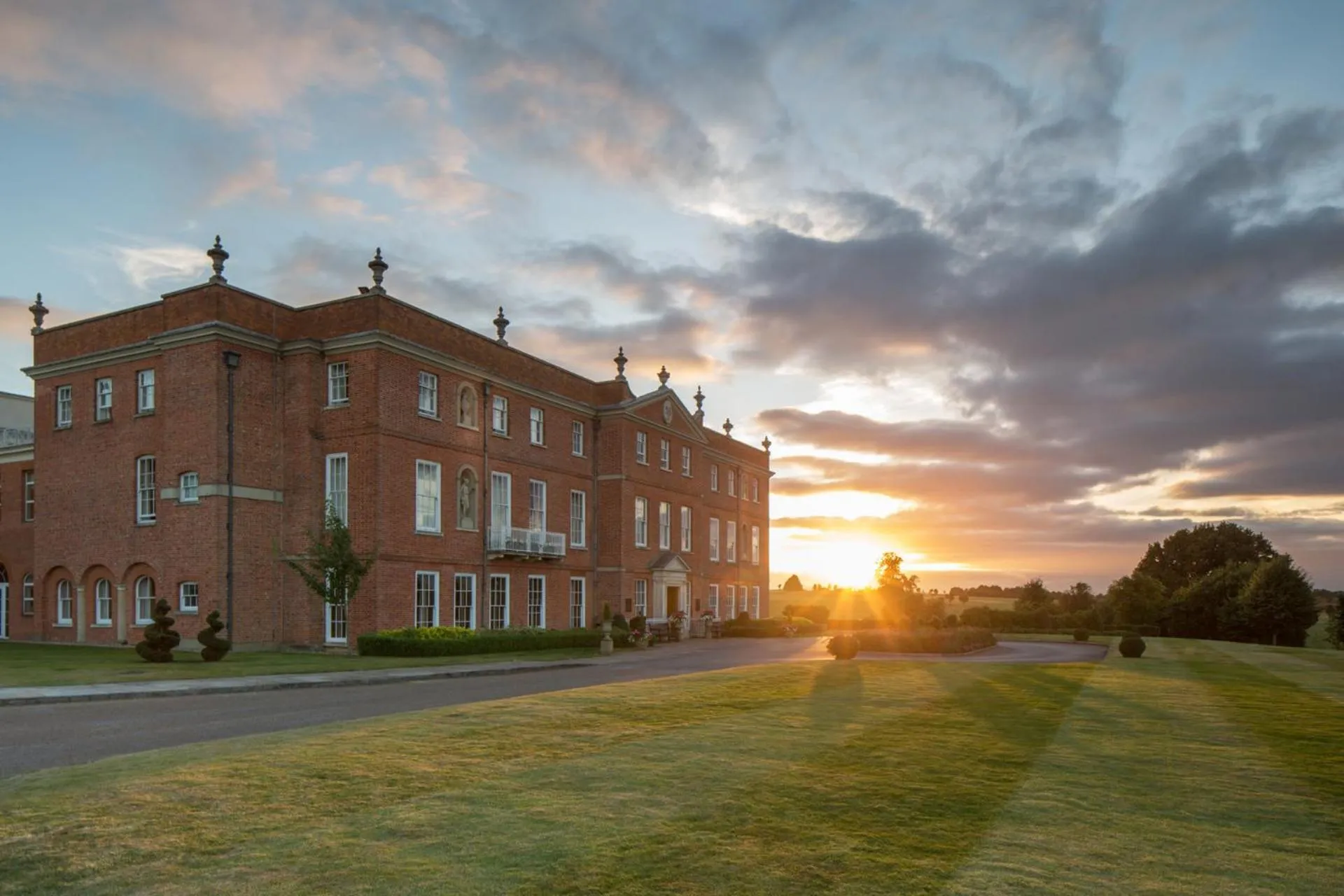 Facade/entrance in Four Seasons Hotel Hampshire