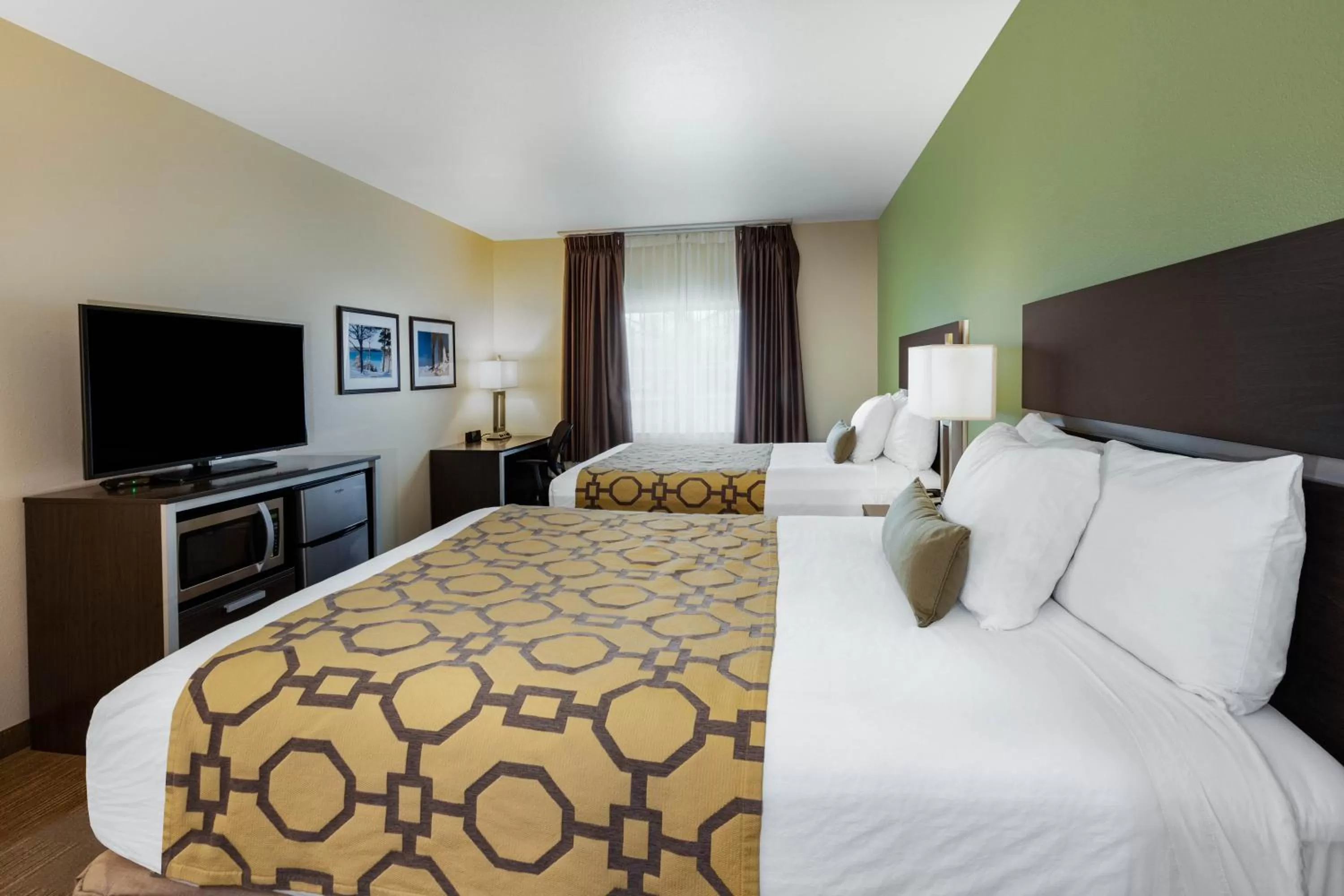 Photo of the whole room, Bed in Baymont by Wyndham Beulah