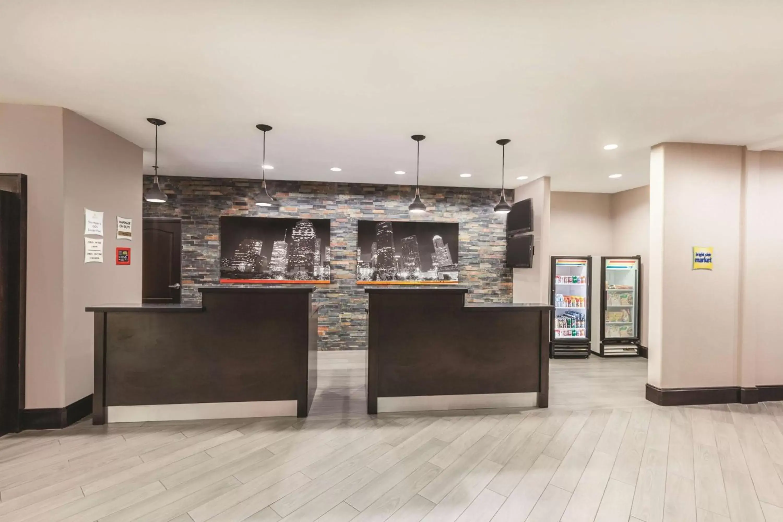 Lobby or reception in La Quinta by Wyndham Houston IAH Bush Intl Airport E