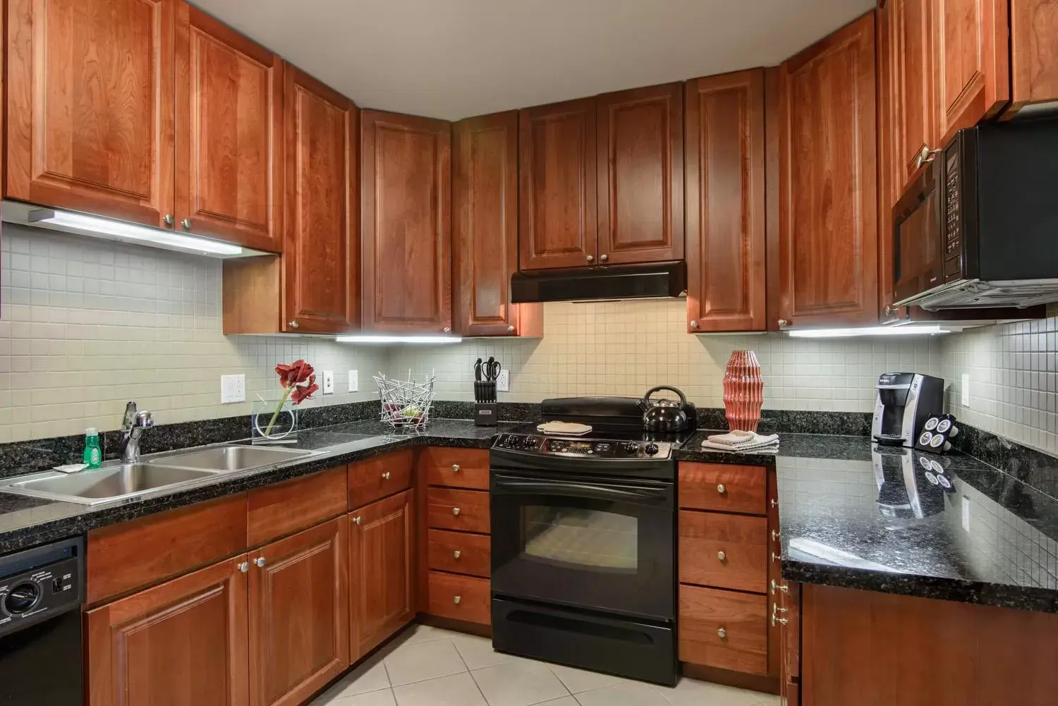 Kitchen or kitchenette, Kitchen/Kitchenette in Broadway Plaza, Trademark Collection by Wyndham