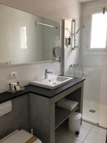 Bathroom in Family Golf Hotel
