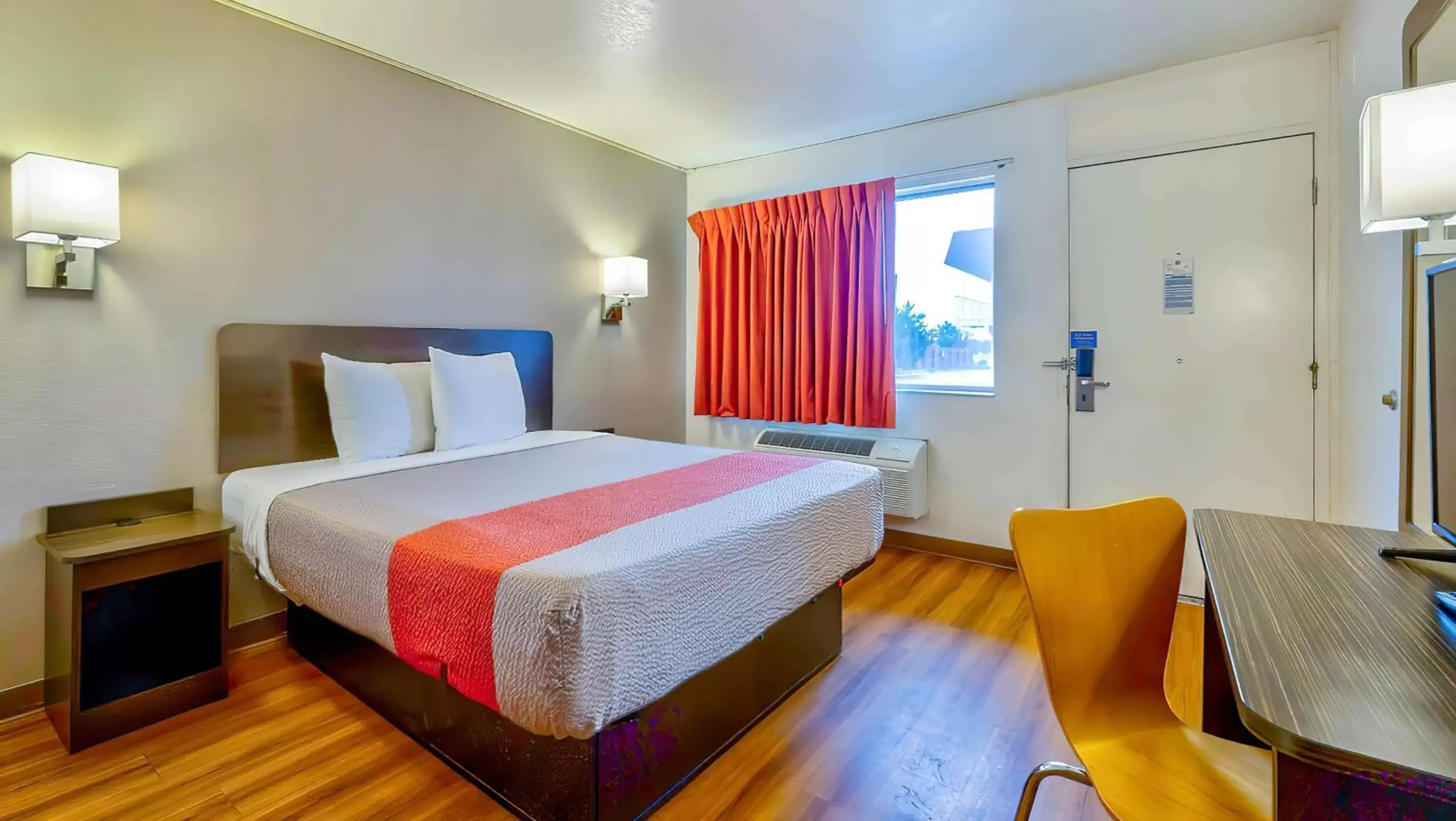 Bedroom in Motel 6-Santa Rosa, NM