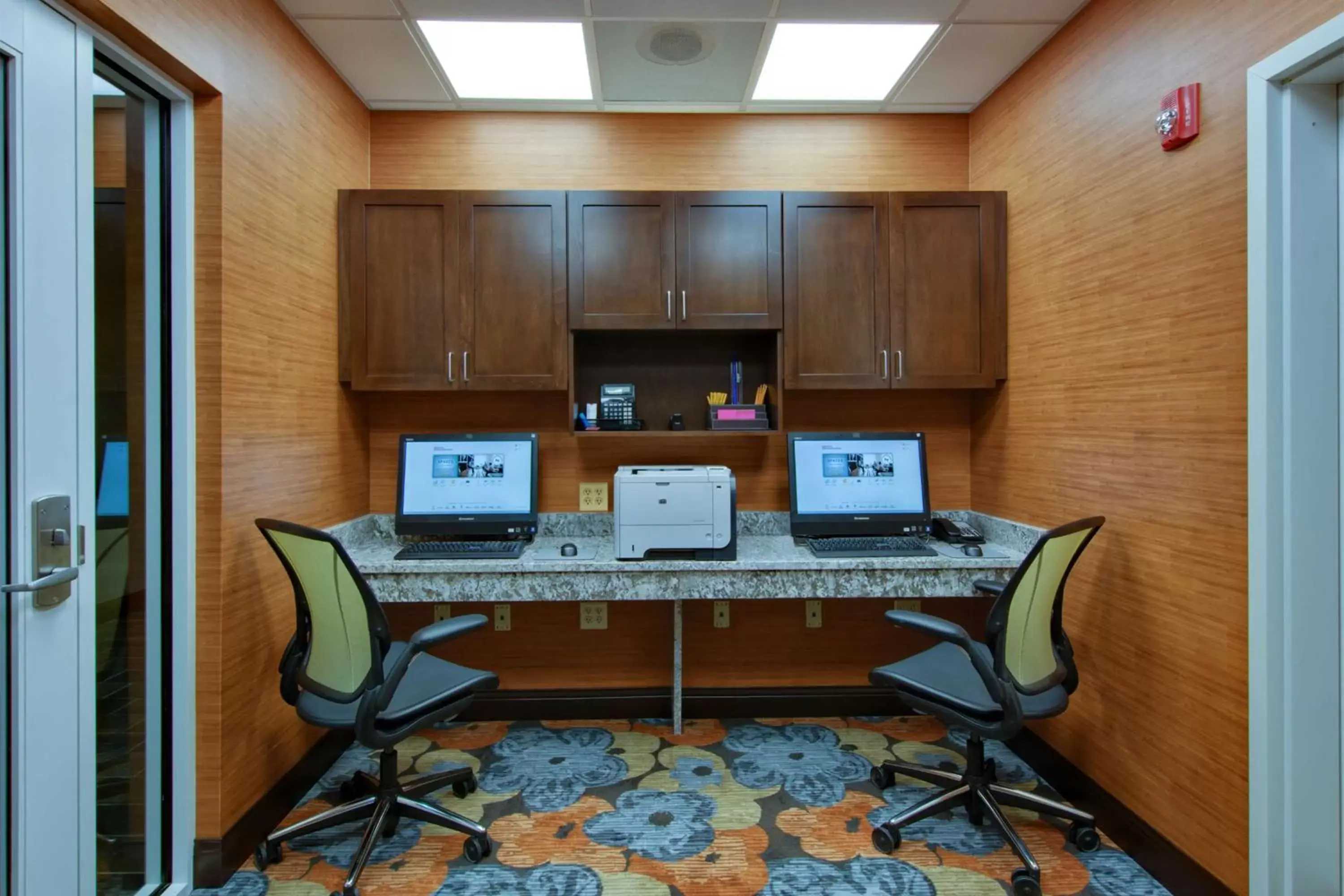 Business facilities in Hilton Garden Inn Benton Harbor