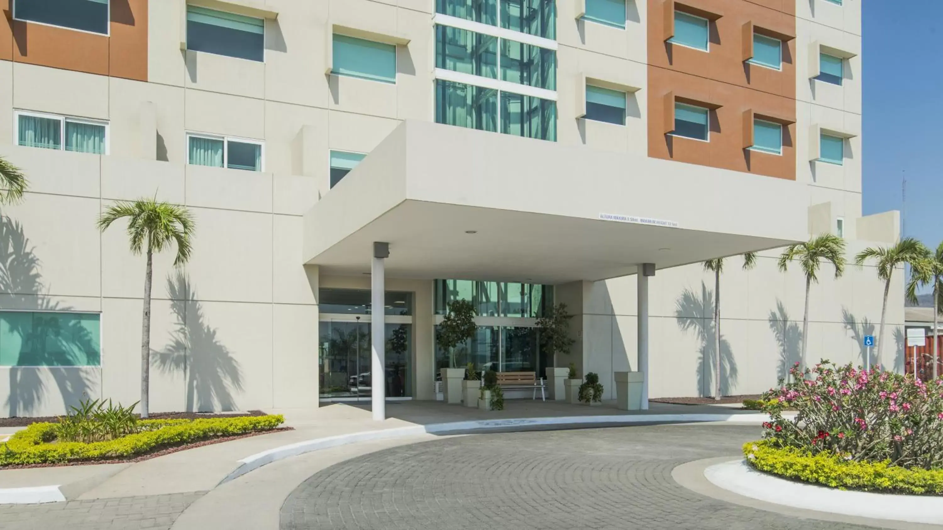 Property building in Holiday Inn Express Manzanillo by IHG Property building in Holiday Inn Express Manzanillo by IHG