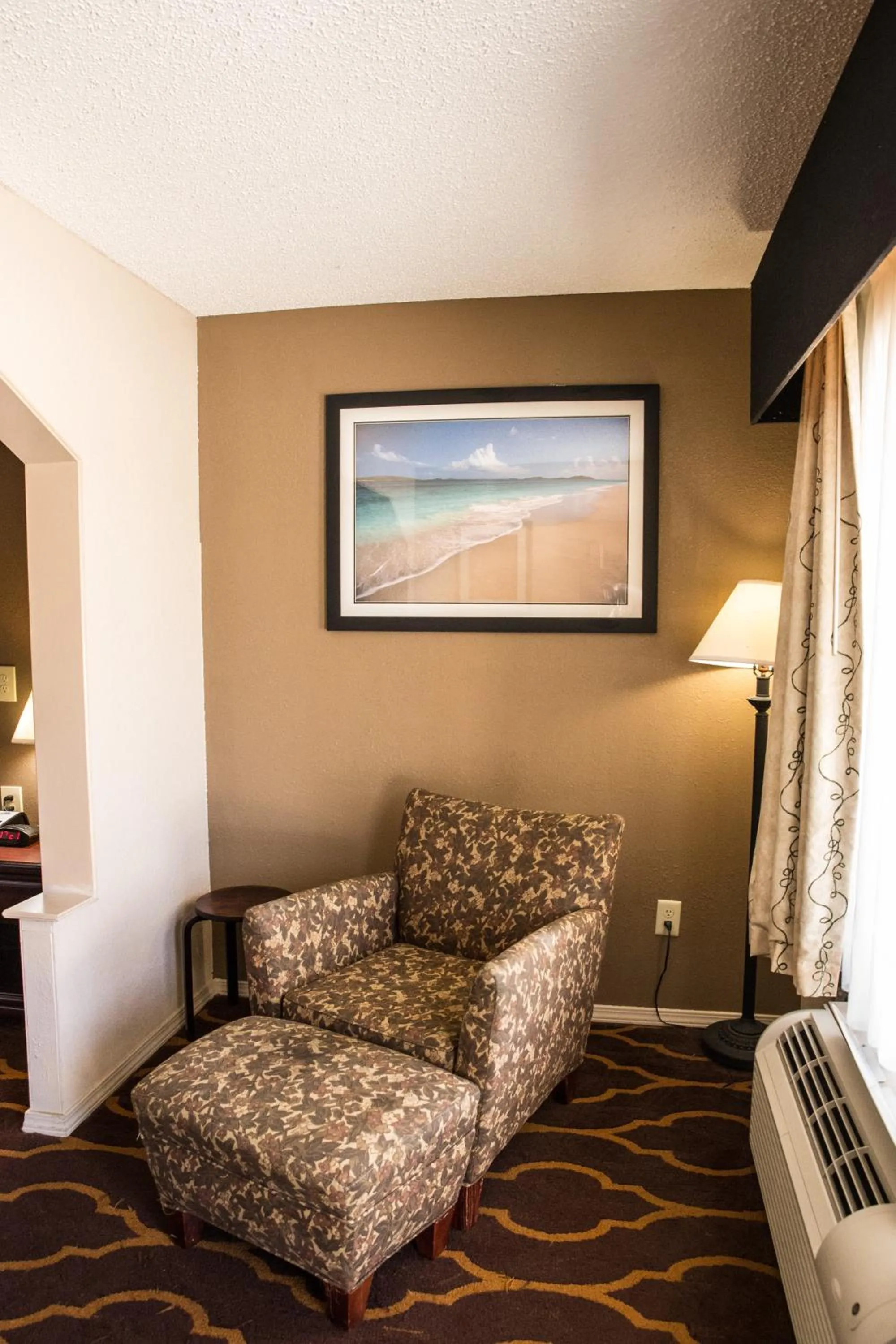 Seating area in Mockingbird Inn & Suites