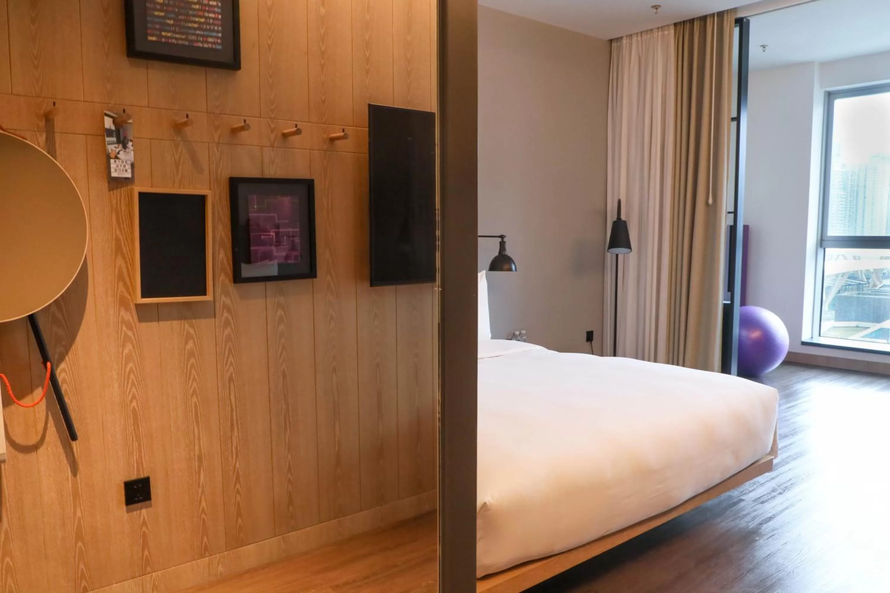 Bed in Moxy Shenzhen North Station