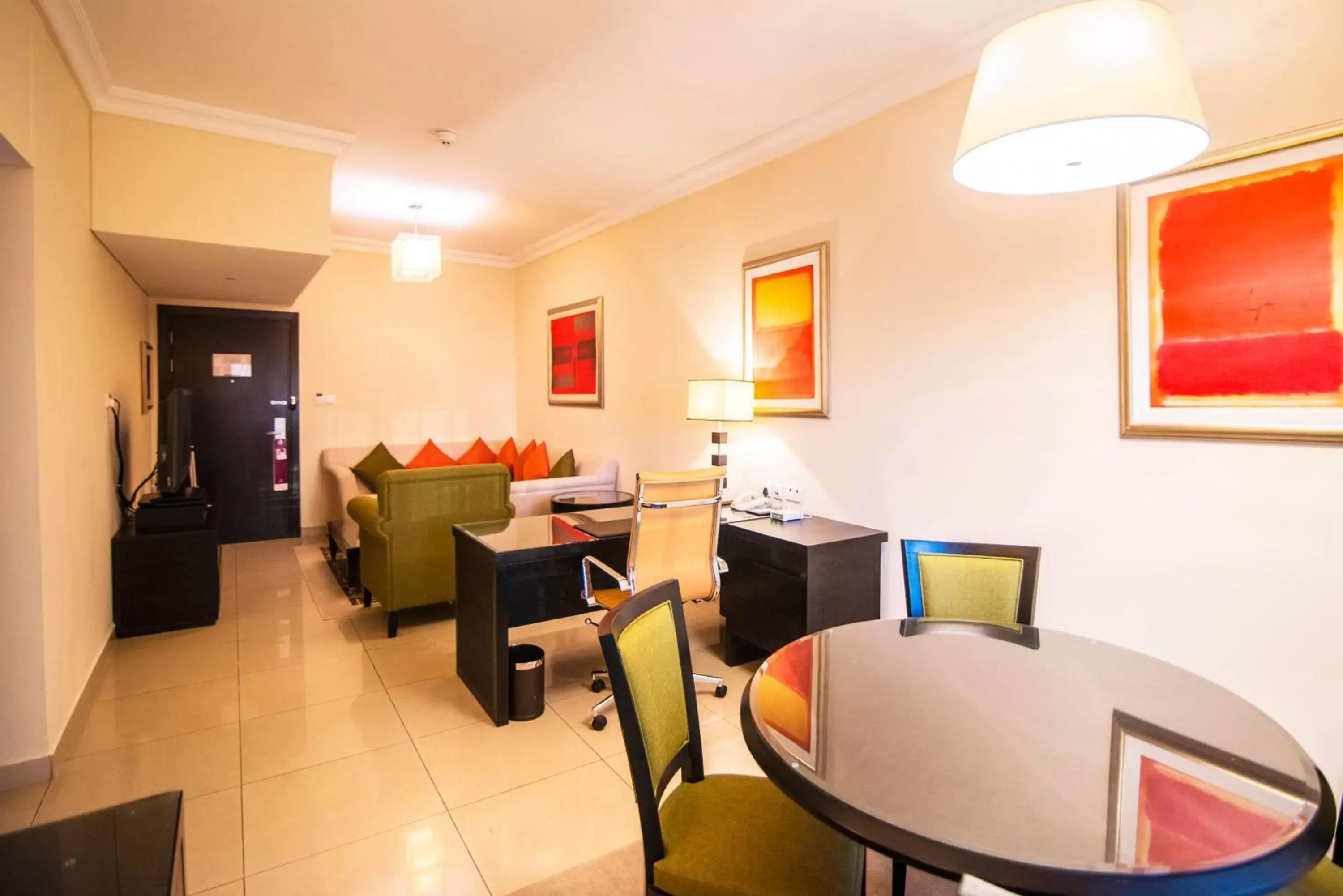 Seating area in Mercure Dubai Barsha Heights Hotel Suites